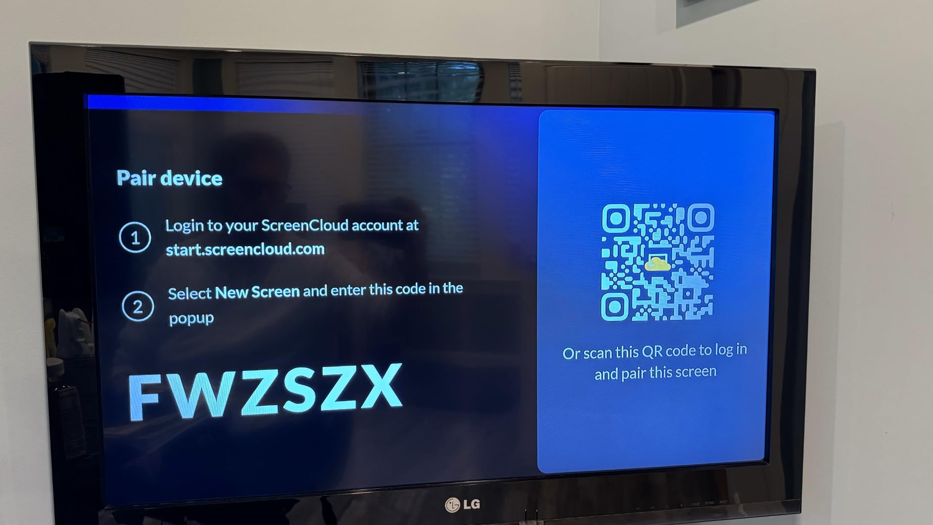 Amazon Signage Stick – Professional Digital Signage 4K Media Player – Designed for Businesses of All Sizes, Easy Setup with free Mobile App, and CMS Compatibility customer photo 2