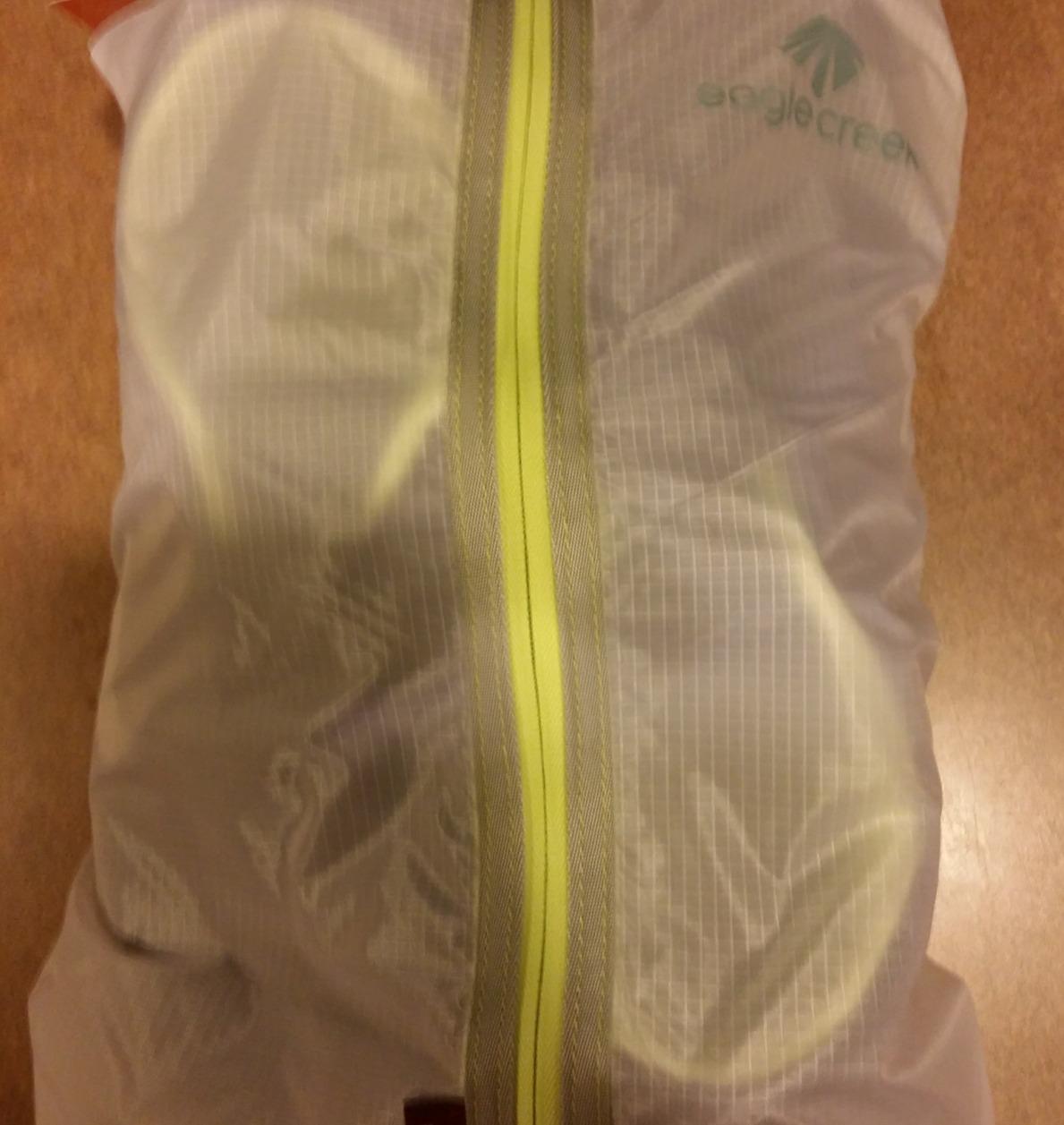 Eagle Creek Pack-It Reveal Shoe Sack - Breathable Shoe Storage Sack for Optimizing Luggage Space - Quick-Drying Material - Lightweight - Translucent Fabric - Washable - Ventilate customer photo 1