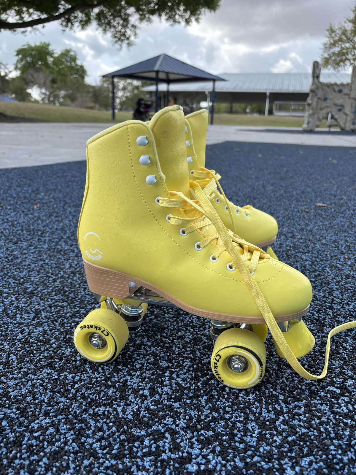 C SEVEN High-Top Quad Roller Skates for Girls and Women, 4-Wheel Skates customer photo 2