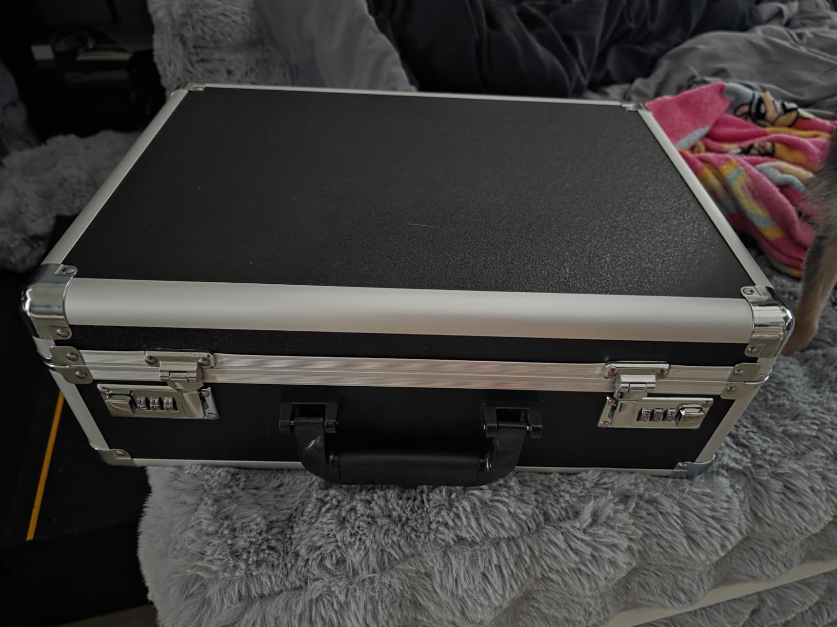 LOCKCURX File Organizer Storage Box, 18.9 x 14.6 x 6.3 Inch Metal Briefcase customer photo 2