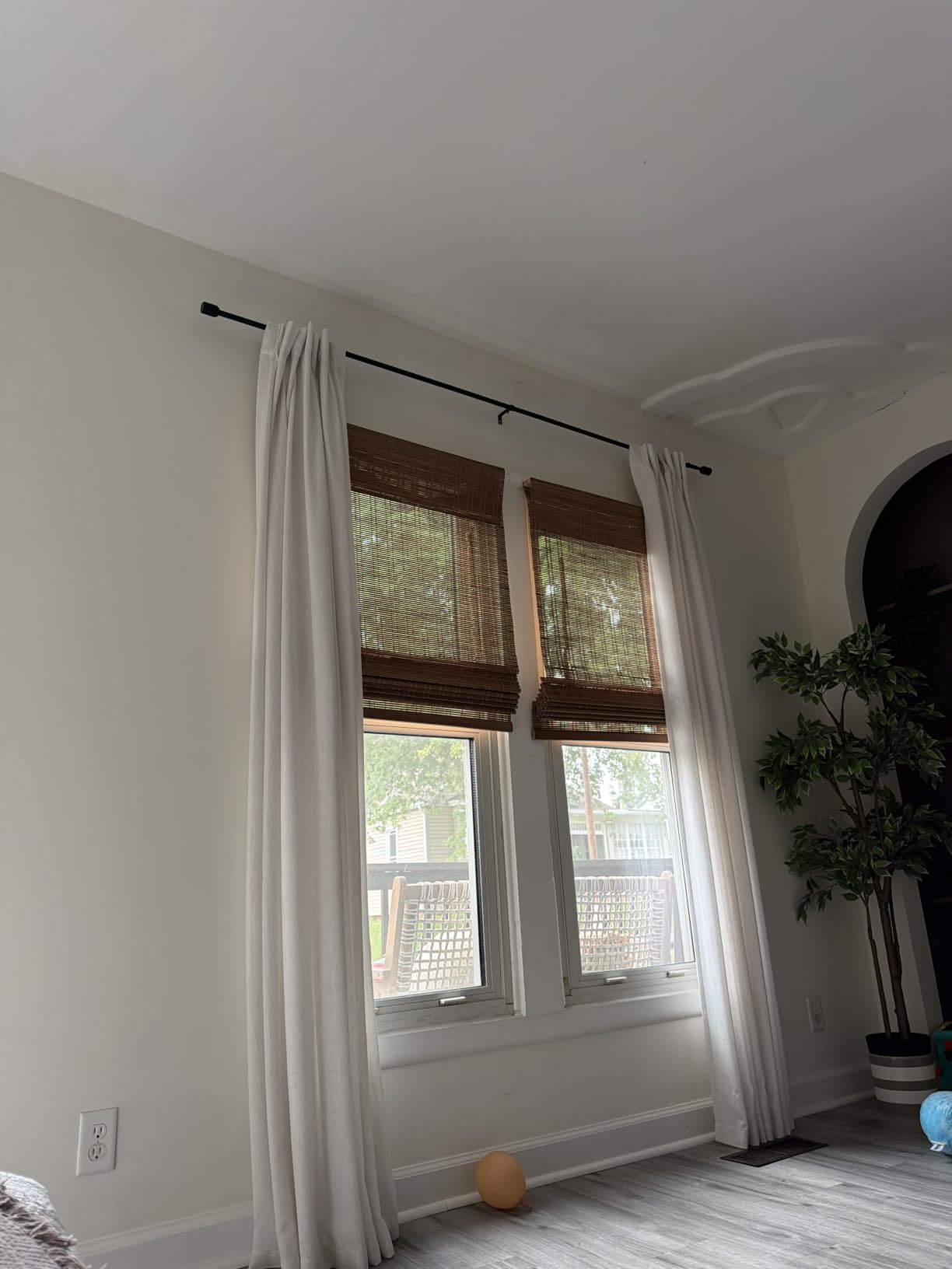 Calyx Interiors Bamboo Roman Shades w Valance 29