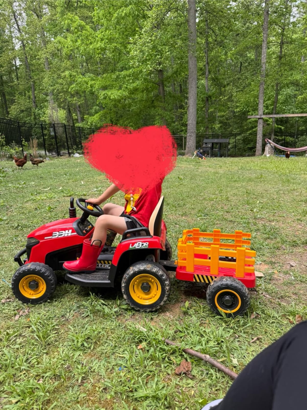 ARBELI 24V Ride On Tractor w/2.4G Remote Control, Tiltable Trailer, Green customer photo 2