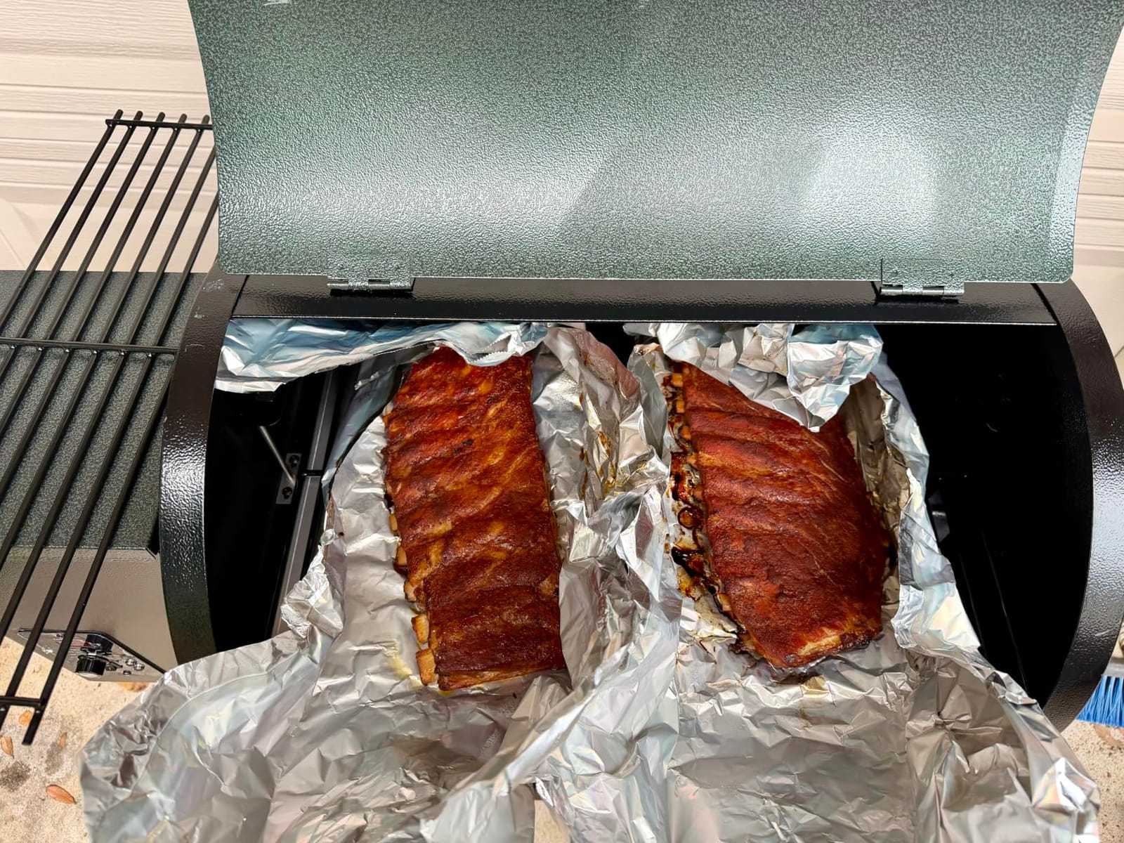 Electric Pellet Grill & Smoker, 450 Sq In, PID Control, 8-in-1, 450°F Max | 8-in-1 BBQ Versatility Waterproof Cover 11 lb hopper grill, smoke, bake, roast, braise & BBQ customer photo 2