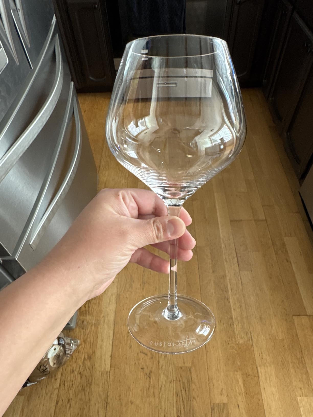 Gusto Nostro Crystal Wine Glasses Set of 4, 22 Oz Long Stem Modern Wine Glasses for White and Red Wine, Dishwasher Safe, Fancy, Elegant, Large and Tall Wine Glass for Wedding Christmas Anniversary customer photo 1