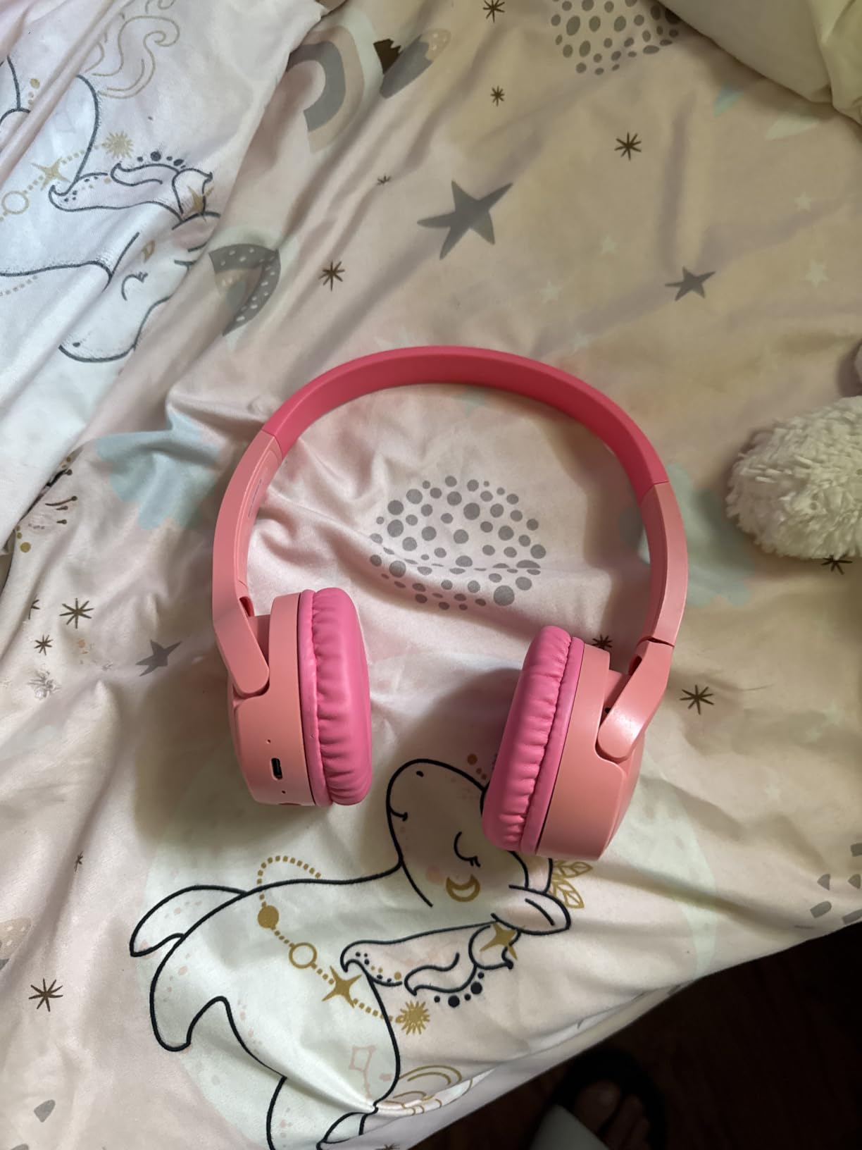 Belkin SoundForm Mini Bluetooth Kids Headphones with Case, 30H Battery Life customer photo 1