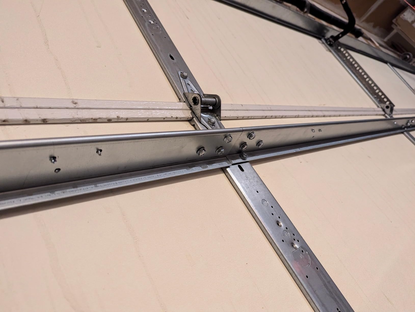 8 Foot Garage Door Strut Heavy Duty Garage Door Reinforcement Support Strut Brace-Ultimate Hurricane, Storm, Snow, and Wind Protection, DIY & Professional Installation(8FT Strut(2*4ft+1*2ft)) customer photo 1