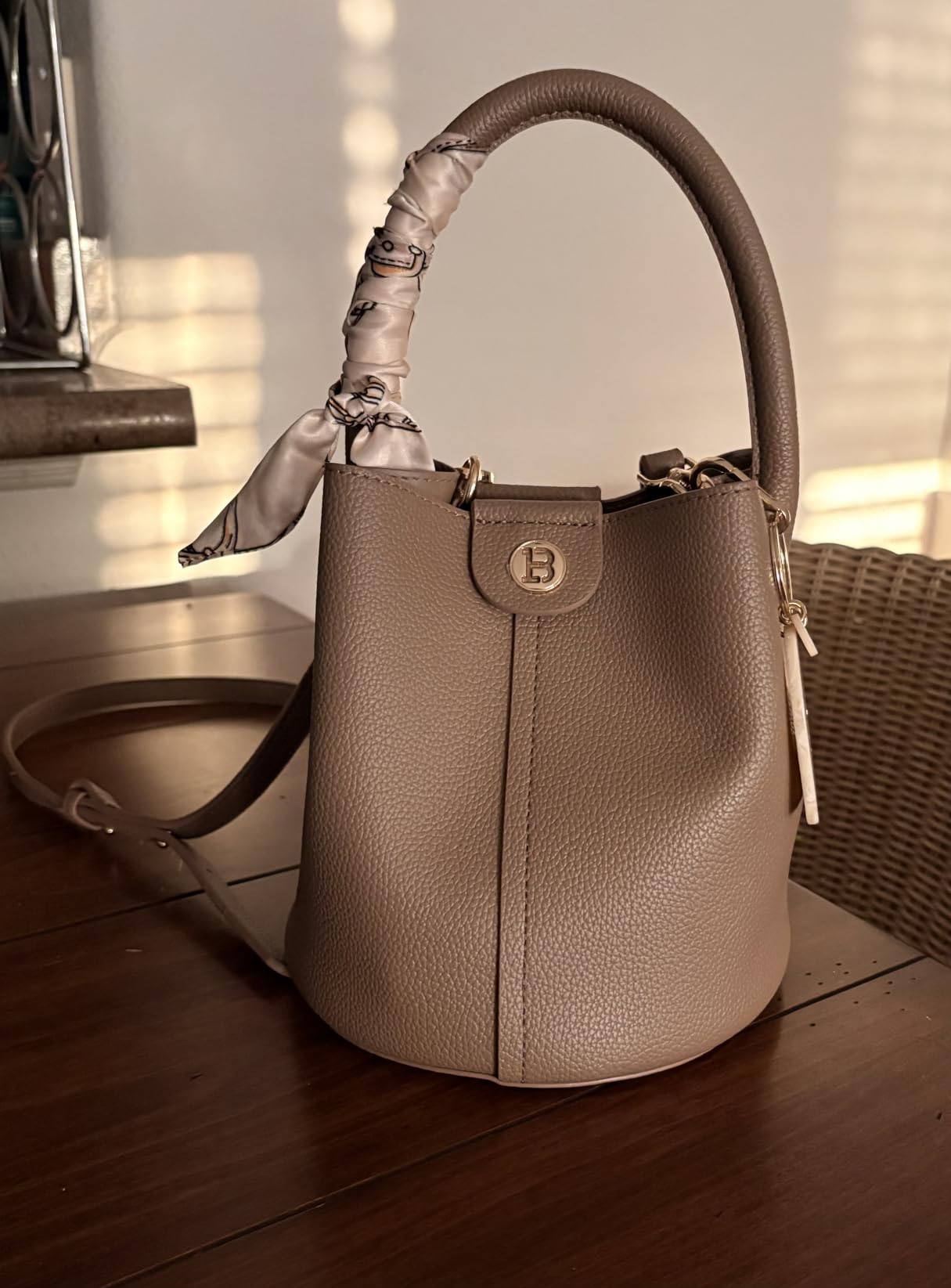 BOSTANTEN Small Crossbody Bags for Women Vegan Leather Purse Bucket bag customer photo 1