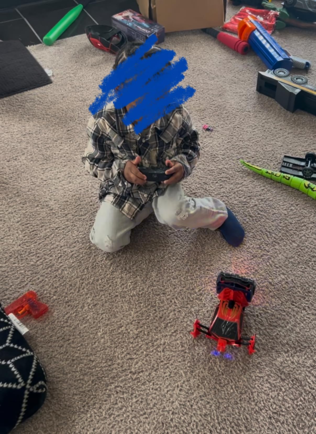 Spider Transform RC Cars Toys with Eye & Underbody Lights, 2.4GHz Remote Control Car One-Button Deformation, Fast 360°Rotation Robot Toys Birthday Gifts for 3 4 5 6 7 8 9 10 Year Old Boys Age 4-7 8-12 customer photo 2