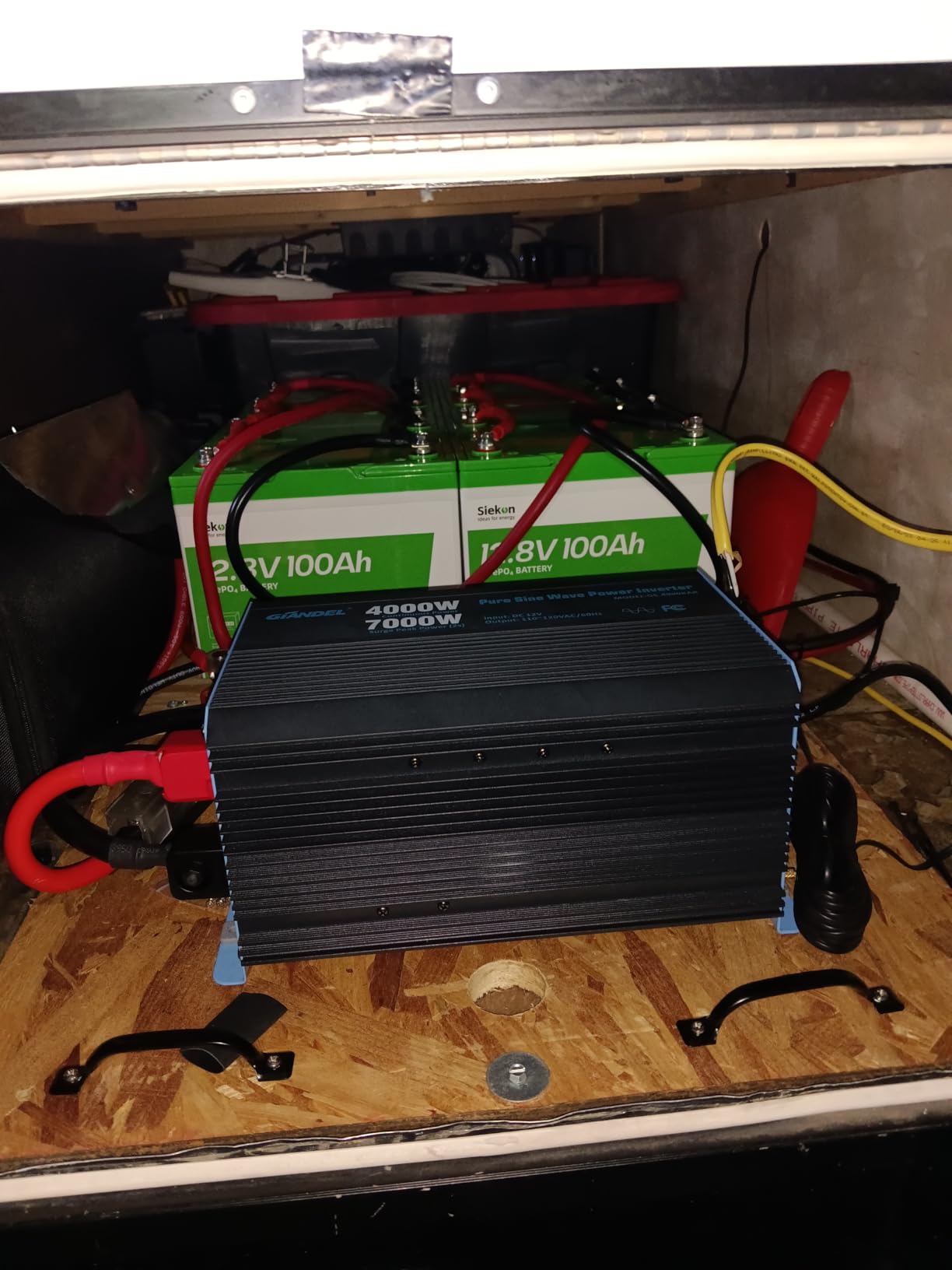 GIANDEL 4000W Pure Sine Wave Power Inverter 12V to 120V AC,7000W Max,Compatible with LiFepo4 Batteries,Dual Remote Control,GFCI Outlets, RV Campers Off-Grid Solar Systems customer photo 1