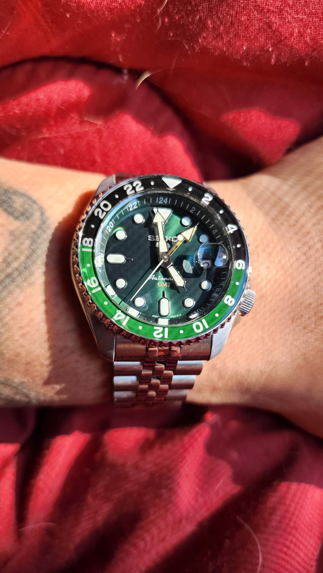 SEIKO 5 Sports SKX GMT Automatic Green Dial Sprite Bezel Men's Watch SSK035 customer photo 2