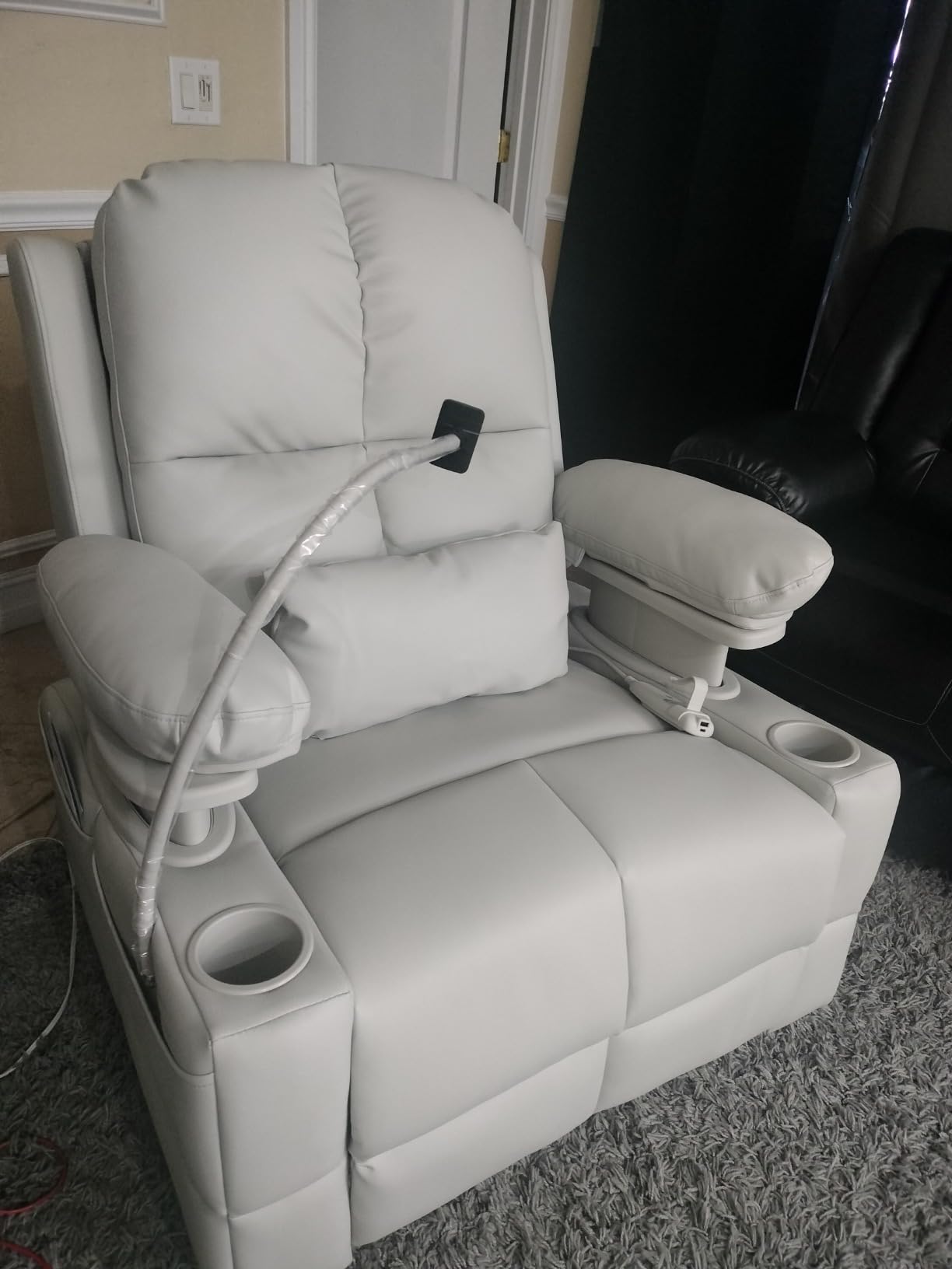 MAMAZING Lullapod Power Nursery Rocking Chair with HugAssist Armrest customer photo 2