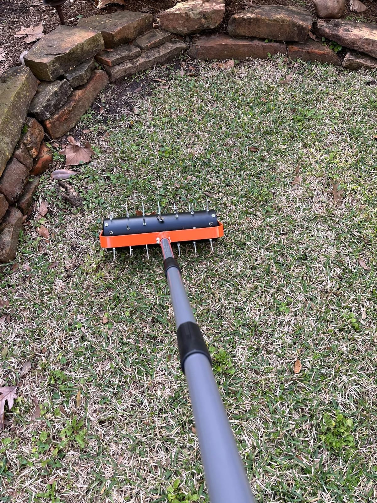 Walensee Rolling Lawn Aerator, Heavy Duty Manual Aerator with 42 Spikes customer photo 1