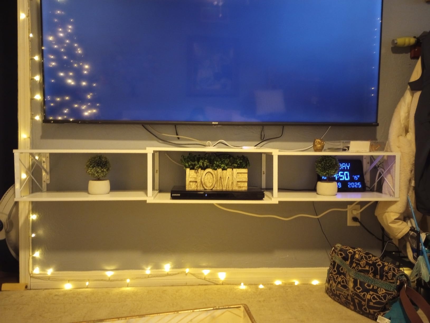 MAHANCRIS 43.7” Floating TV Stand with Power Outlet, Wall-Mounted Entertainment Center, Floating Metal Frame Media Console Shelf for Under TV Storage, for Living Room, Bedroom, Black TVHB101E01 customer photo 2