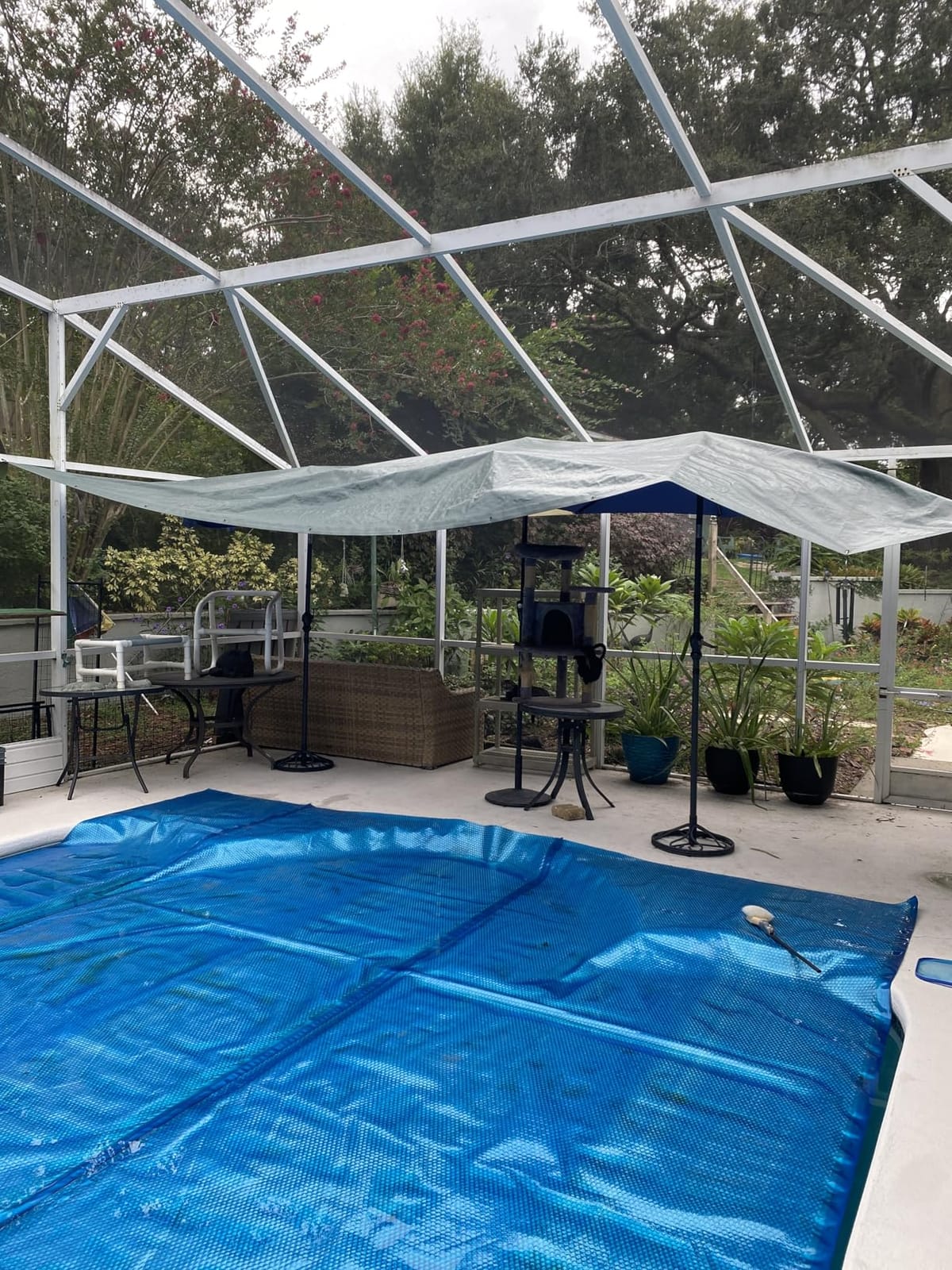 Kesfitt 16 Mil Heavy Duty Waterproof Tarp, 10x10 FT, Dark Green & Blue customer photo 1