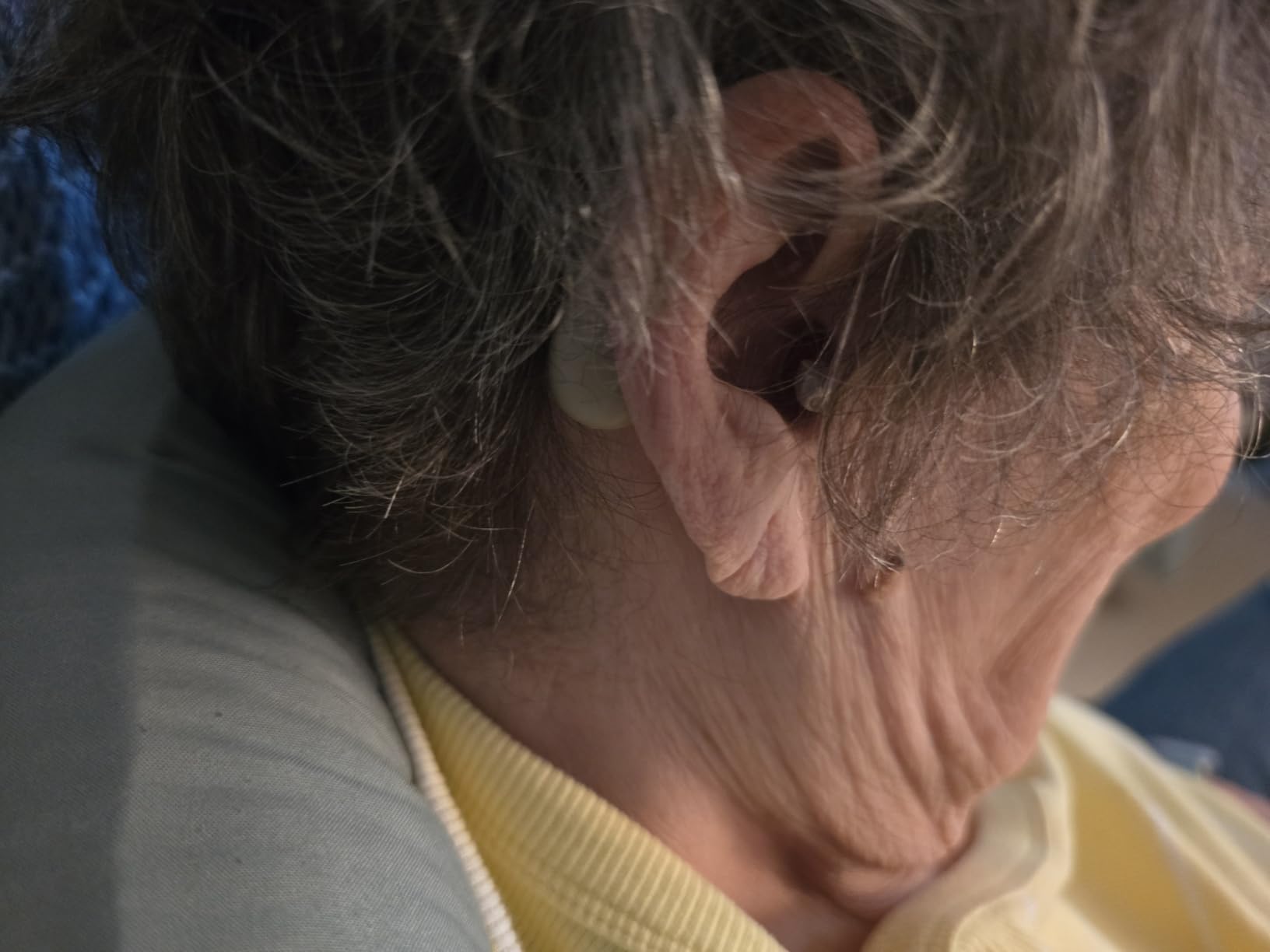 Flaygo Hearing Aids for Seniors,Hearing Aids for People with Hearing Loss, Sound Quality Restoration, Intelligent Noise Reduction, Standby 80h, One-Button Operation, Comfortable Wearing,Beige | Sound Quality Restoration,Rechargeable,Intelligent Noise Reduction, Standby 80h,One-Button Operation,Comfortable Wearing customer photo 1