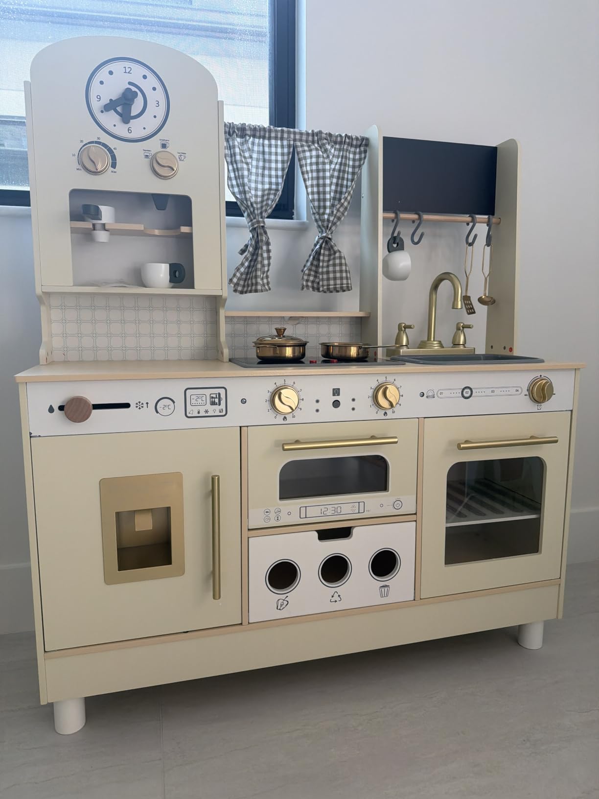 EDUBEBO Kids Kitchen playset, Wooden Play Kitchen, Height Adjustable, Comes with Various Kitchen Accessories, Ideal Role Play Toy Gift for Toddlers and Kids Ages 3-8 (White) customer photo 2