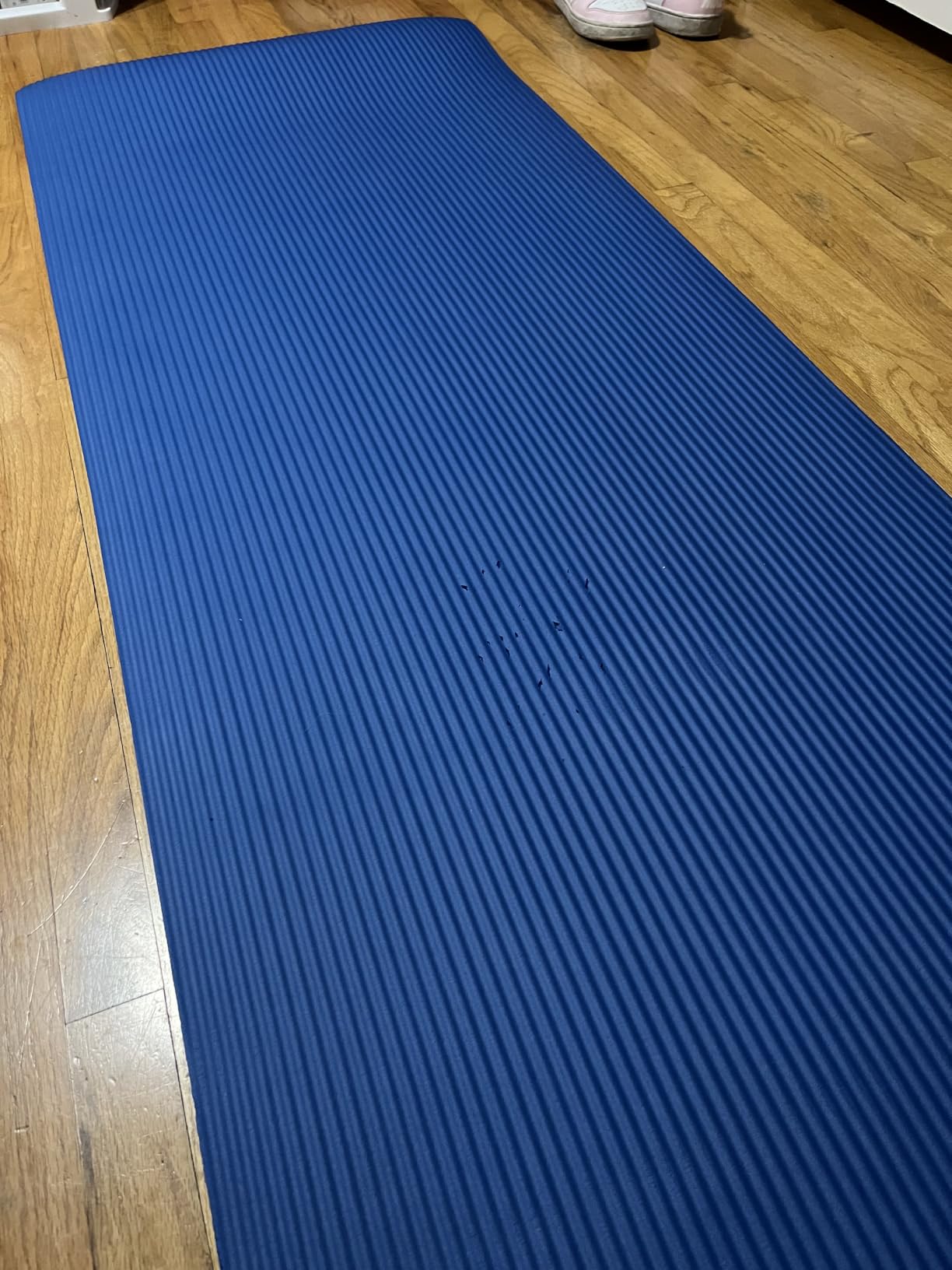 Amazon Basics Extra Thick Exercise Yoga Mat with Carrying Strap customer photo 1