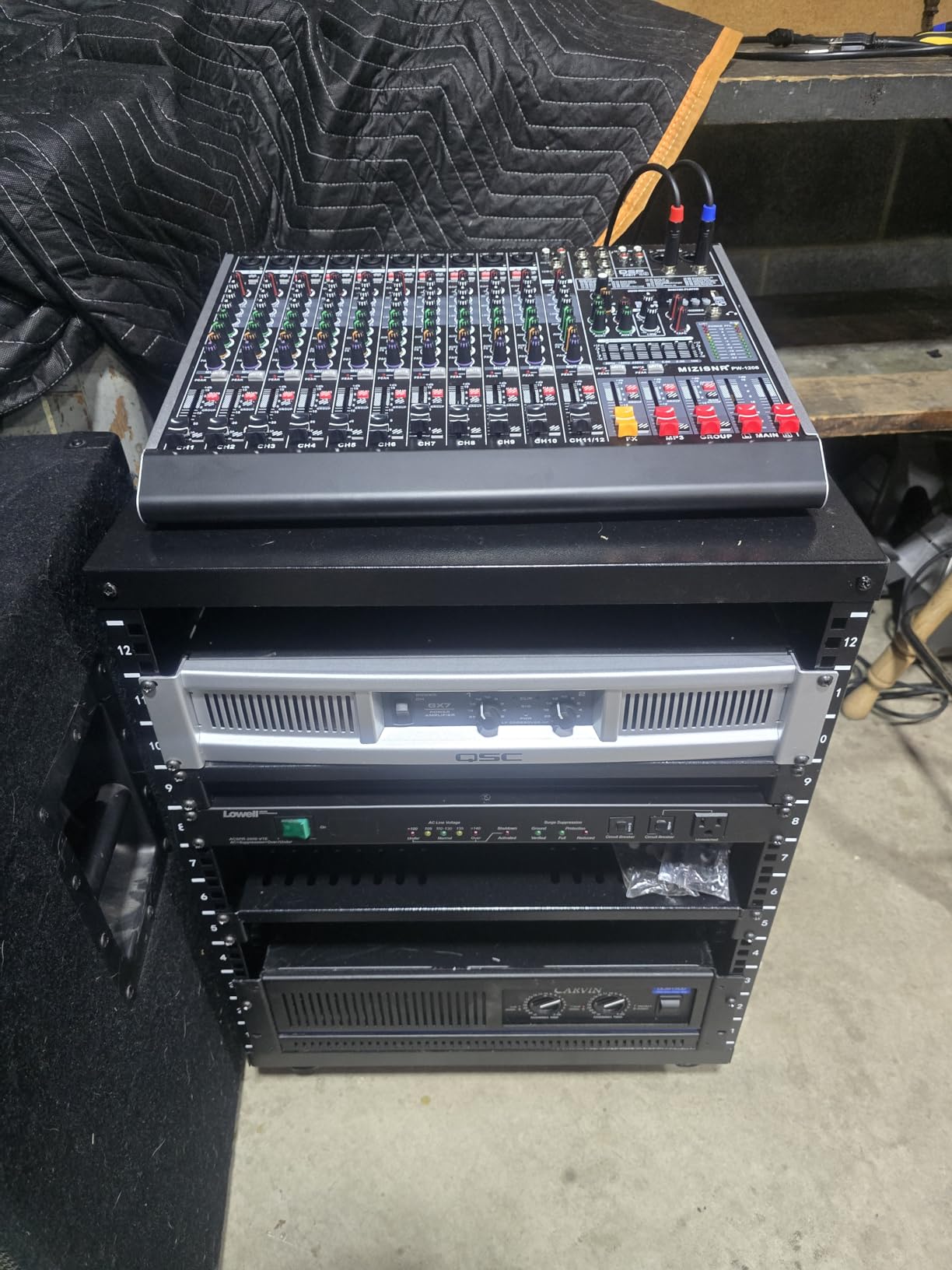 VEVOR 12U AV Rack Stand with Caster Wheels, Component Rack Cabinet Recording Studio Racks, Removable Side Panels, Universal Network Server Case, Special Vents for 19'' Audio Video Rack Mounting customer photo 2