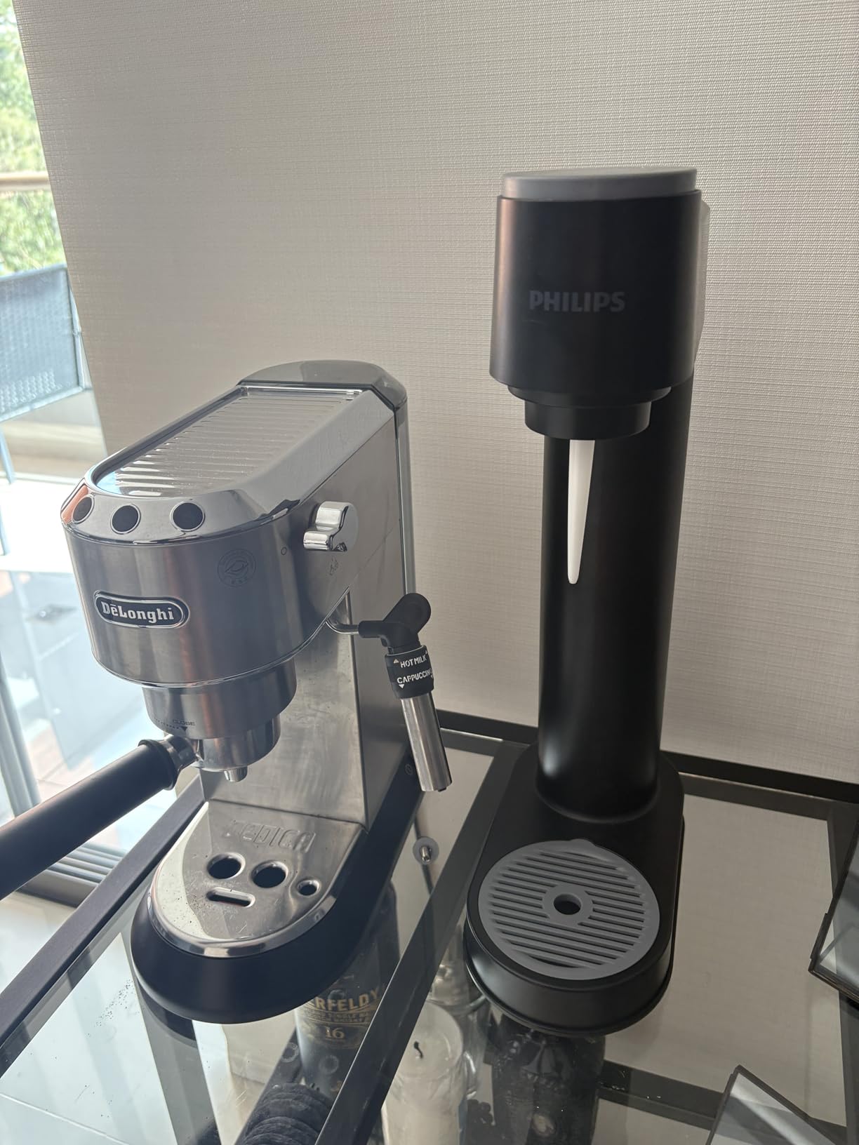 Philips Sparkling Water Maker & Soda Streaming Machine, ADD4901BKOQ/37 | Soda Maker with 1L PET BPA-Free Quick Twist Carbonating Bottle, Compatible with 60L CO2 Cylinder (Cylinde Not Included) customer photo 1