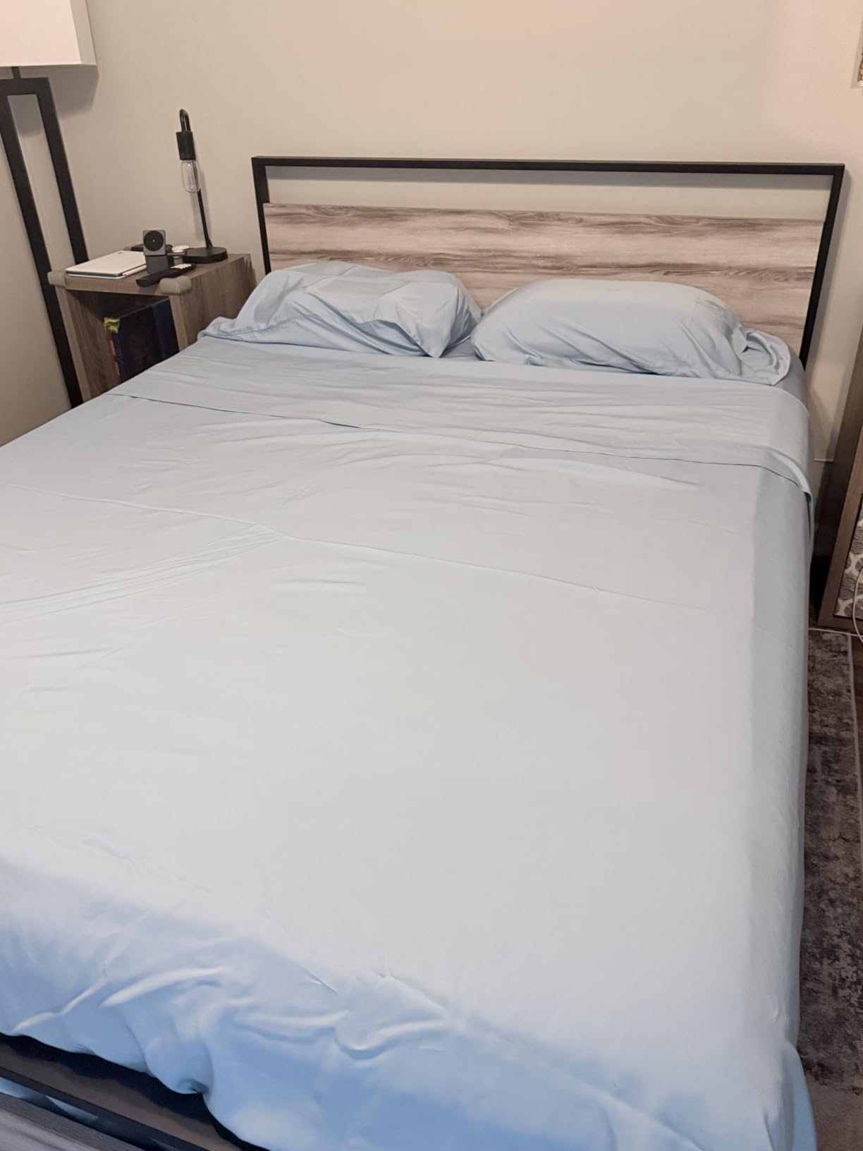 Bambaw Queen Sheet Set – 4pcs 100% Viscose Derived from Bamboo Cooling Sheets Set Queen Size, Cooling Sheet for Night Sweats, Ultra Soft & Breathable, 16'' Deep Pockets (Moonlight Gray) customer photo 1