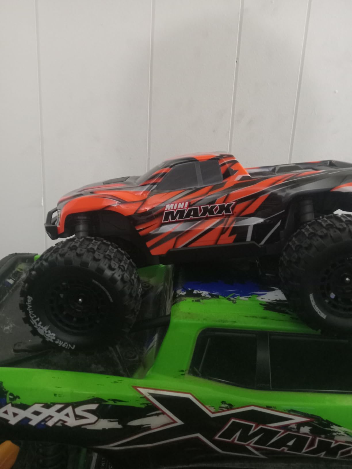 Traxxas Mini Maxx Brushless 4X4 Monster Truck (Orange) customer photo 2
