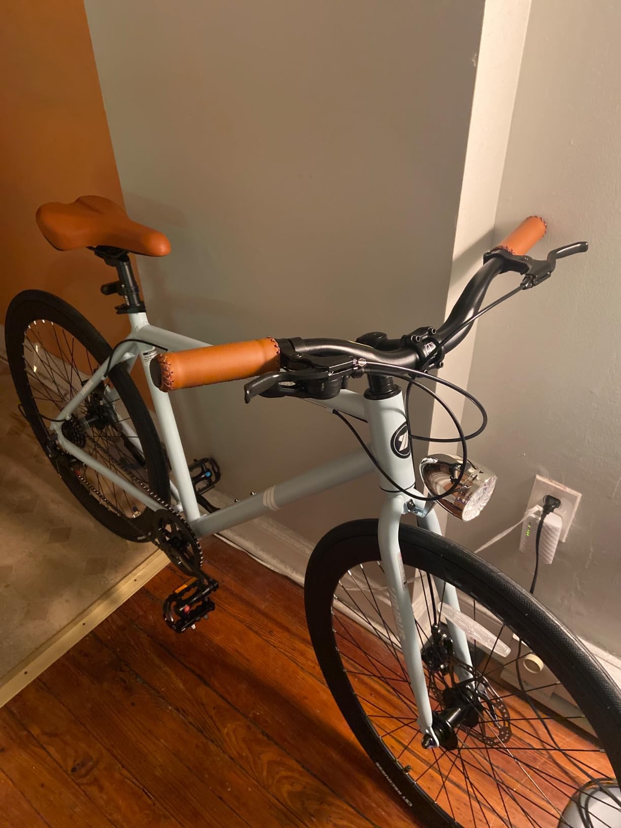 VIRIBUS Hybrid Bikes, 28 inch Road Bike 7 Speed with Lightweight Aluminum Frame, 700C Wheels, Hybrid Bicycle for Men Adult, City Commuters customer photo 1