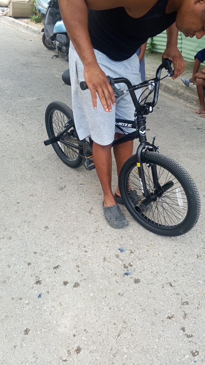 WEIZE Freestyle BMX Bike 20 inch Trick Bicycle for Kids Teenage Boys Girls | Hi-Ten Steel Frame Bicycle 360 Degree Rotor Freestyle 4 Pegs Single Speed Beginner-Level to Advanced Riders V-Brake BMX Tires customer photo 2