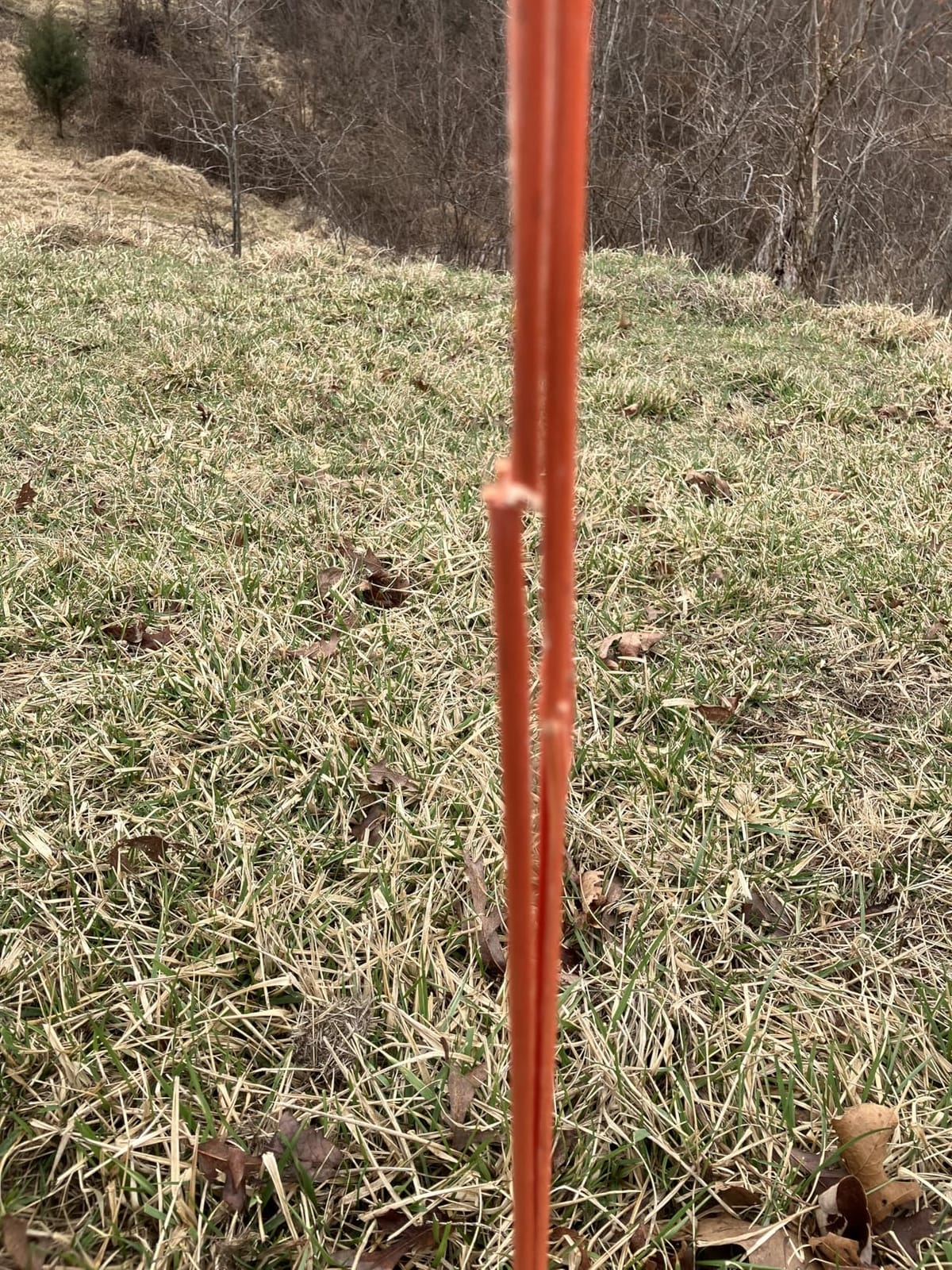 VEVOR Driveway Markers, 100 PCS 48 inch, 0.31 inch Diameter, Orange Fiberglass Poles Snow Stakes with Reflective Tape, 12