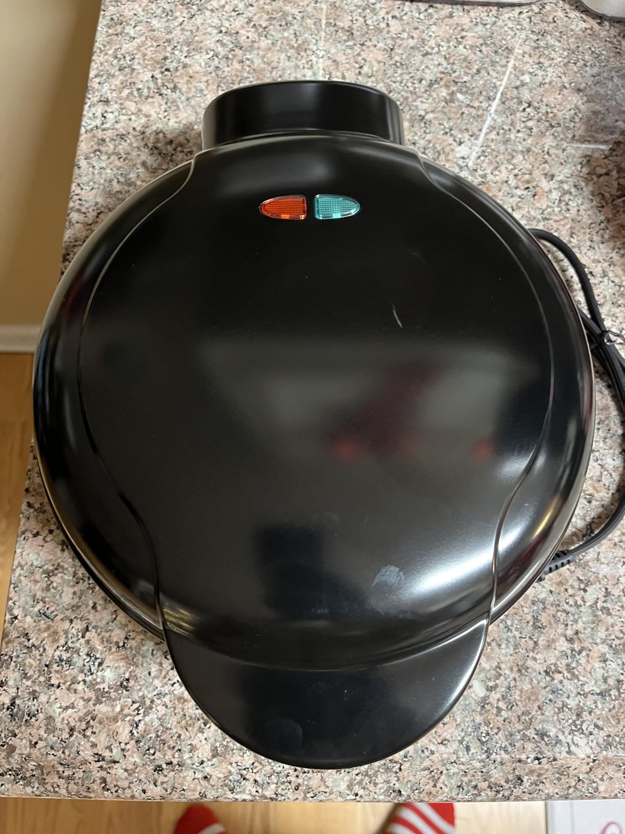 Electric 9.5'' Quesadilla Maker Non-Stick, 6-Wedge Tortilla Cooker, Black customer photo 2