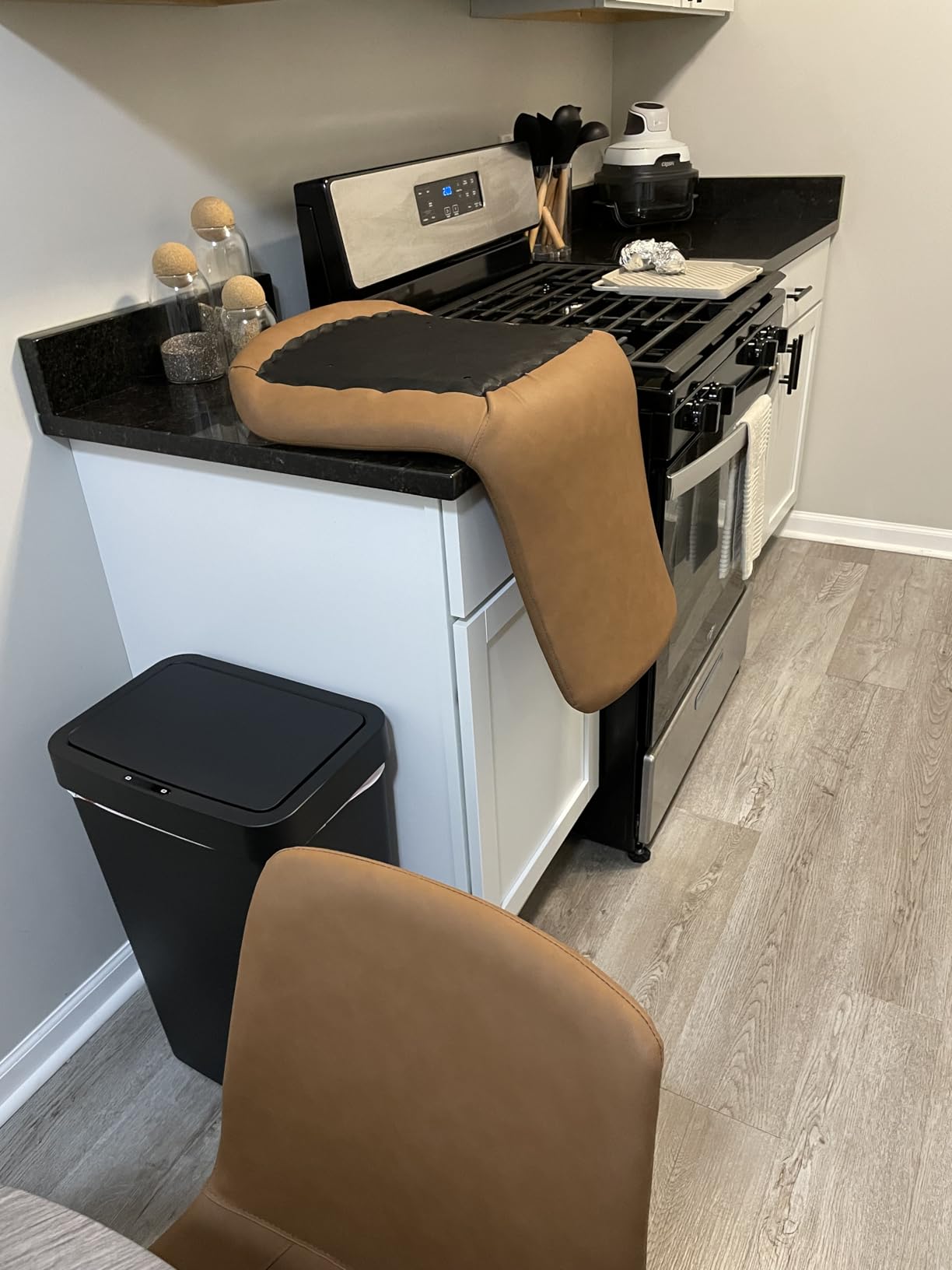 HIPIHOM Dining Chairs Set of 4, Modern Dining & Kitchen Room Chairs, Upholstered Faux Leather Cushion Seat and Sturdy Metal Legs (4 Grey Chairs) customer photo 2