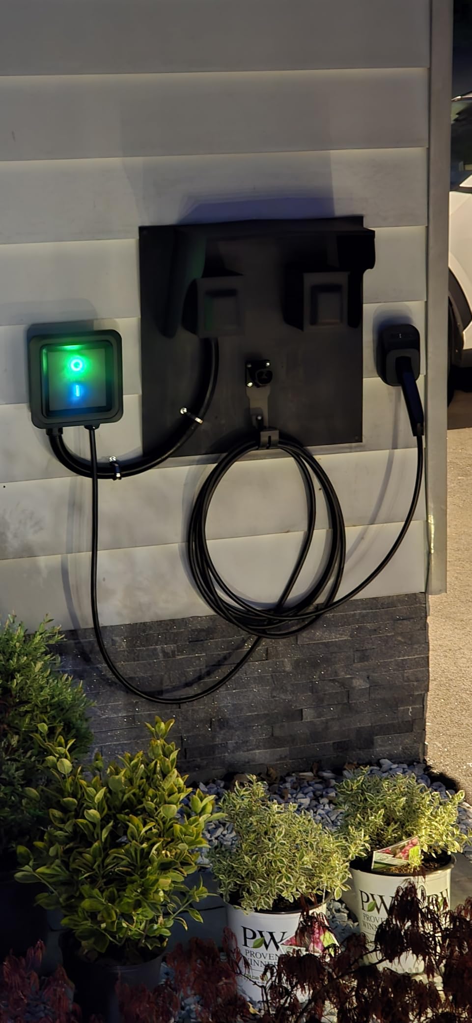 EVIQO Level 2 EV Charger NACS 48A - Hardwired 240V Wall Charging Station customer photo 1