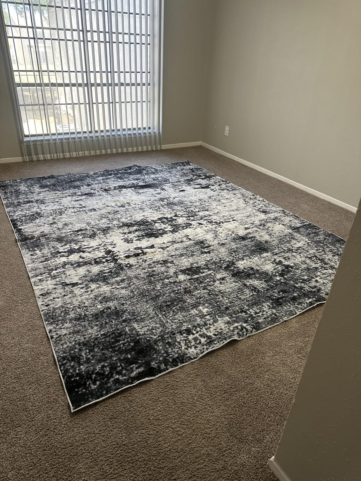 5x7 Area Rug Living Room: Modern Washable Indoor Carpet Black customer photo 2