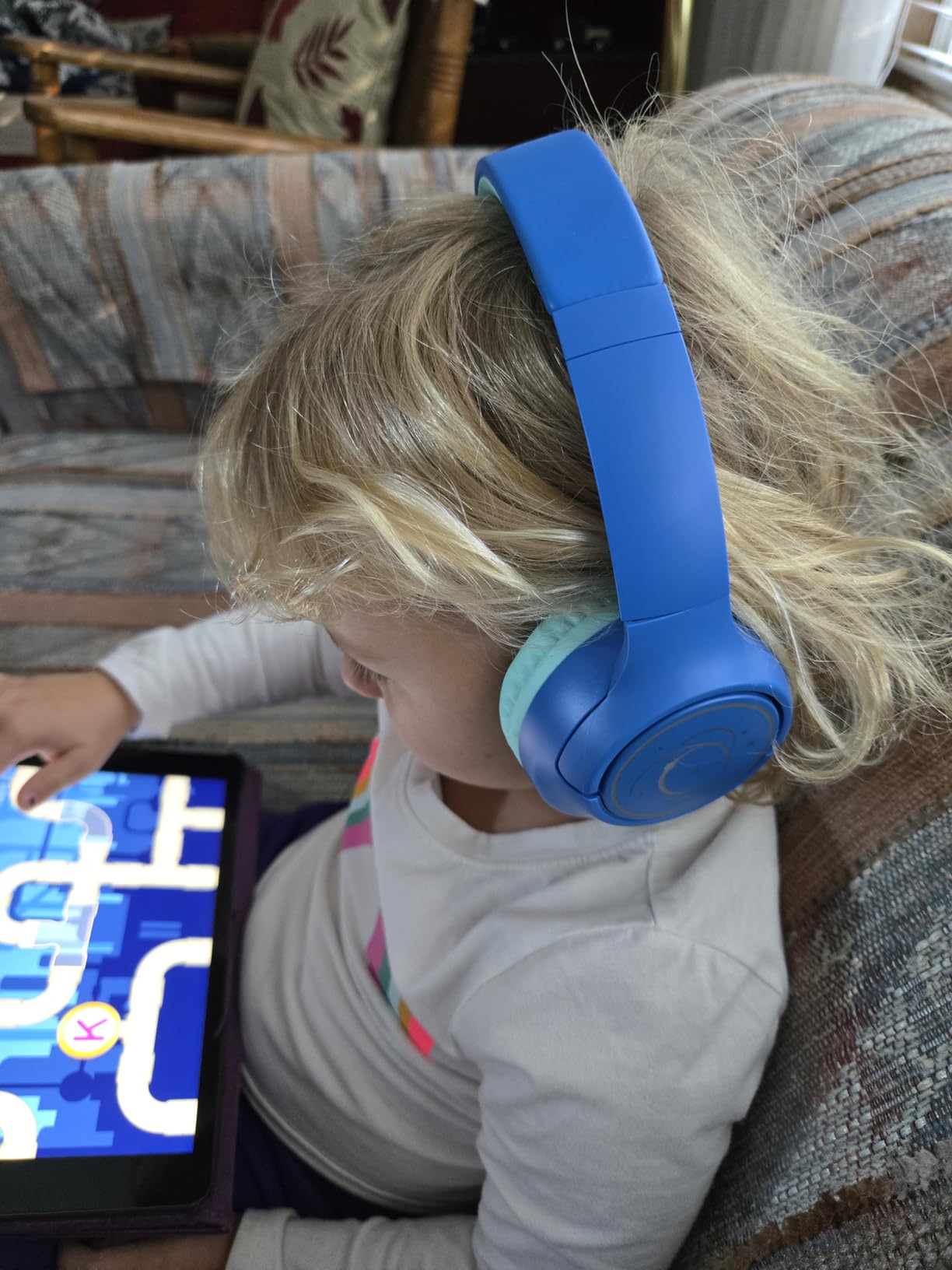 Kids Bluetooth Headphones with 85H Playtime for Toddler Boy, Blue with LED customer photo 1