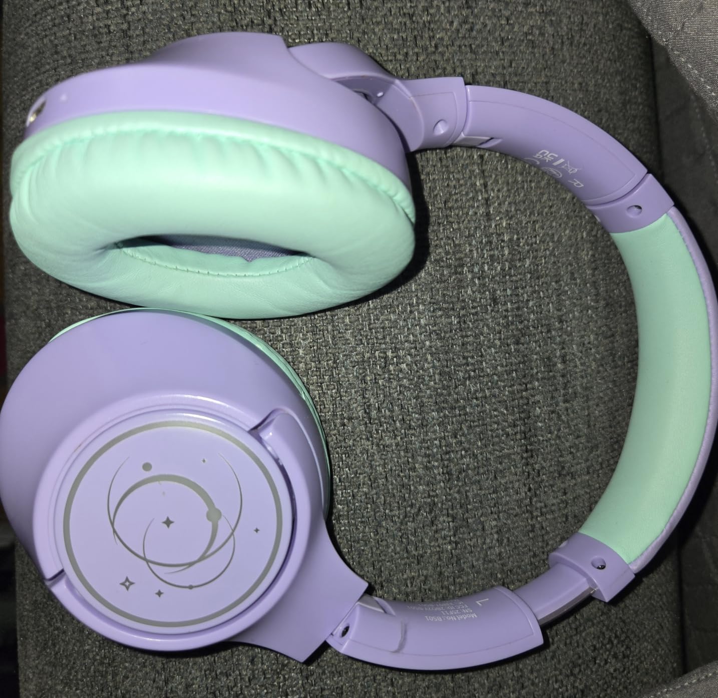 Kids Bluetooth Headphones with 85H Playtime for Toddler Boy, Blue with LED customer photo 2