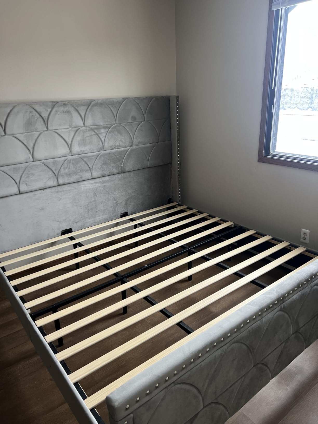 OHOHOLIVE King Size Bed Frame with 56