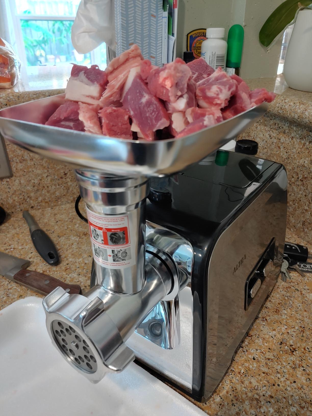 Electric Meat Grinder, 2300W Max, Heavy Duty Sausage Stuffer with 2 Blades, 3 Grinding Plates, Sausage Tube & Kubbe Kit, Home Kitchen Meat Mincer with Handle (Black) customer photo 1