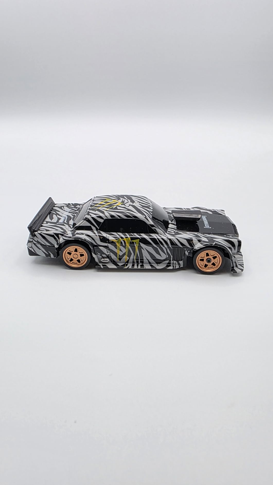 [2026 Upgrade 1/43 Mini RC Drift Car with Gyroscope, 4WD RTR customer photo 1