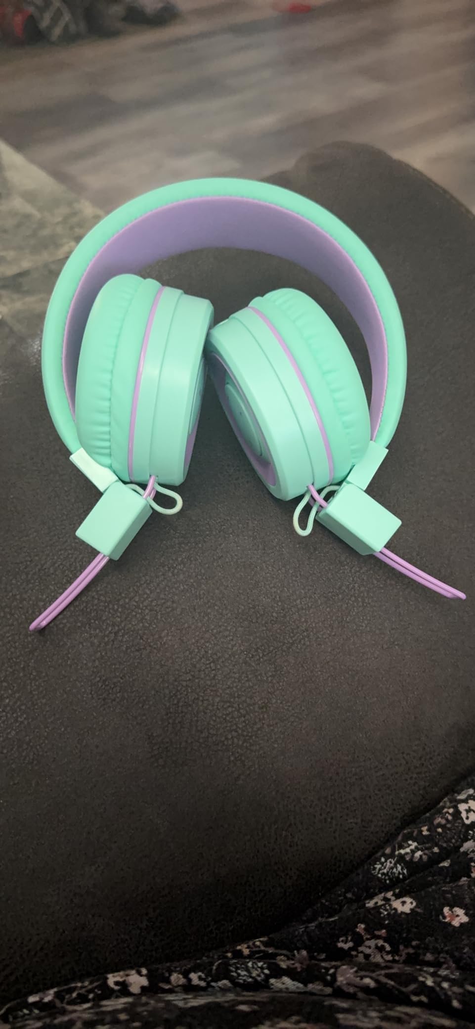 iClever Auraa Active Noise Cancelling Headphones for Kids, LED Light Up, Bluetooth 6.0, Safe Volume 80dBA, 47H Play Time,Fast Charging,Kids Headphones Wireless with Mic AUX Cord for Travel iPad,Purple customer photo 1