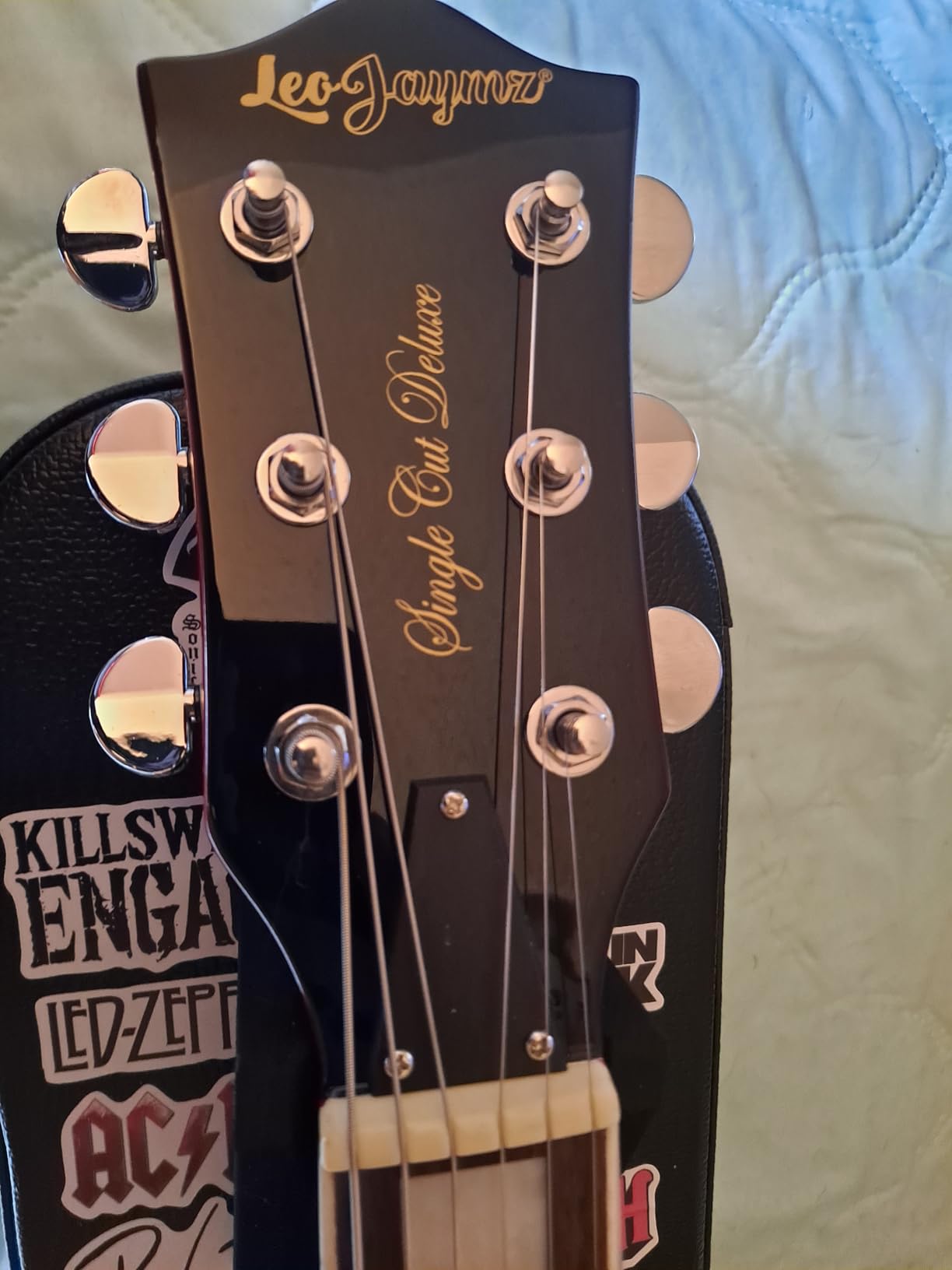 Leo Jaymz SC Series Electric Guitar – Mahogany Body, Laurel Fingerboard, Dual Humbuckers, Tune-O-Matic Bridge, C Neck, 18:1 Tuners (Matt Black X) customer photo 1