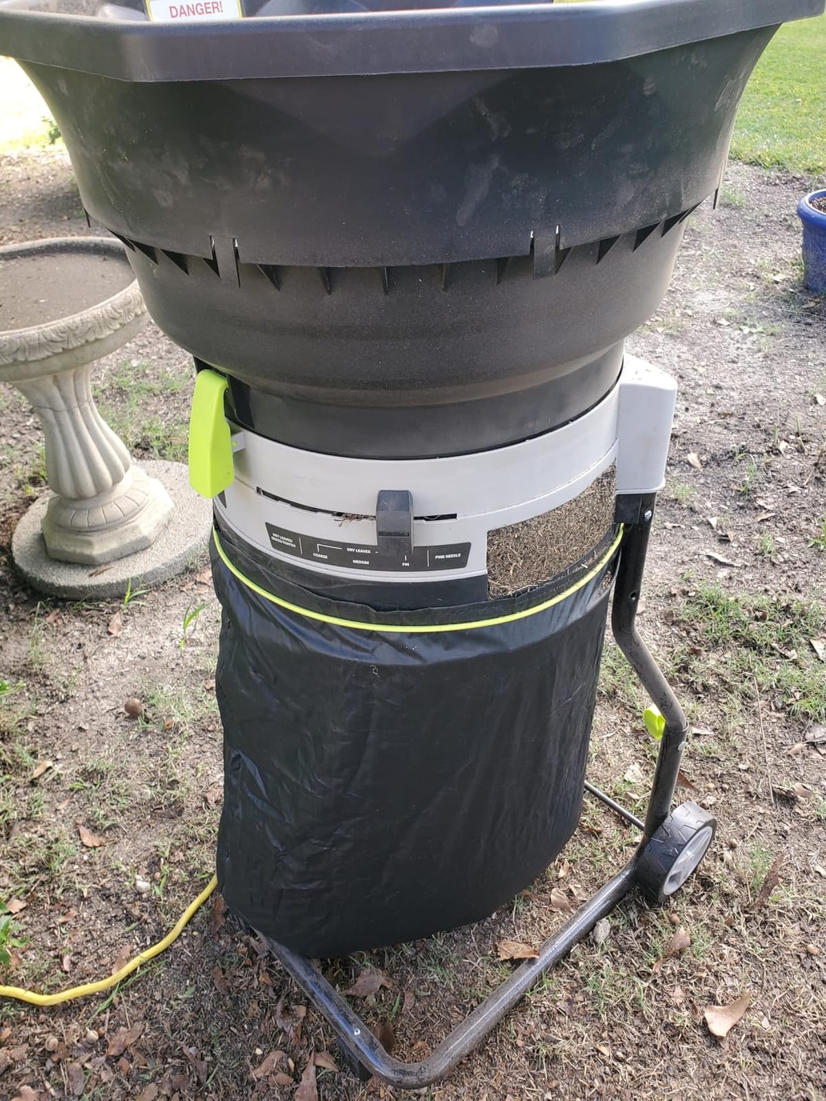 Electric Leaf Mulcher/Shredder: DEKOPRO 15-Amp 8200RPM Motor for 17:1 Reduction Ratio, Adjustable Control Dia with Leaf Scoops Spade, Collection Bag & 20 Cutting Lines customer photo 1