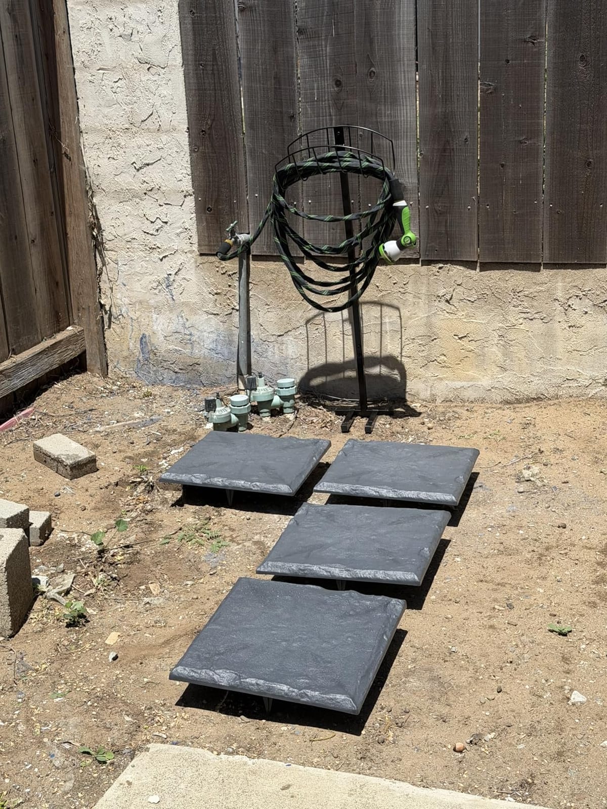 VEVOR Garden Stepping Stones, 8Pcs 15.5 x 15.5 in, Decorative Stepping Stones with Stakes, Weather-Resistant Plastic Pathway Pavers, Smooth Surface, Outdoor Walkway for Lawn Patio Landscape, Grey customer photo 1