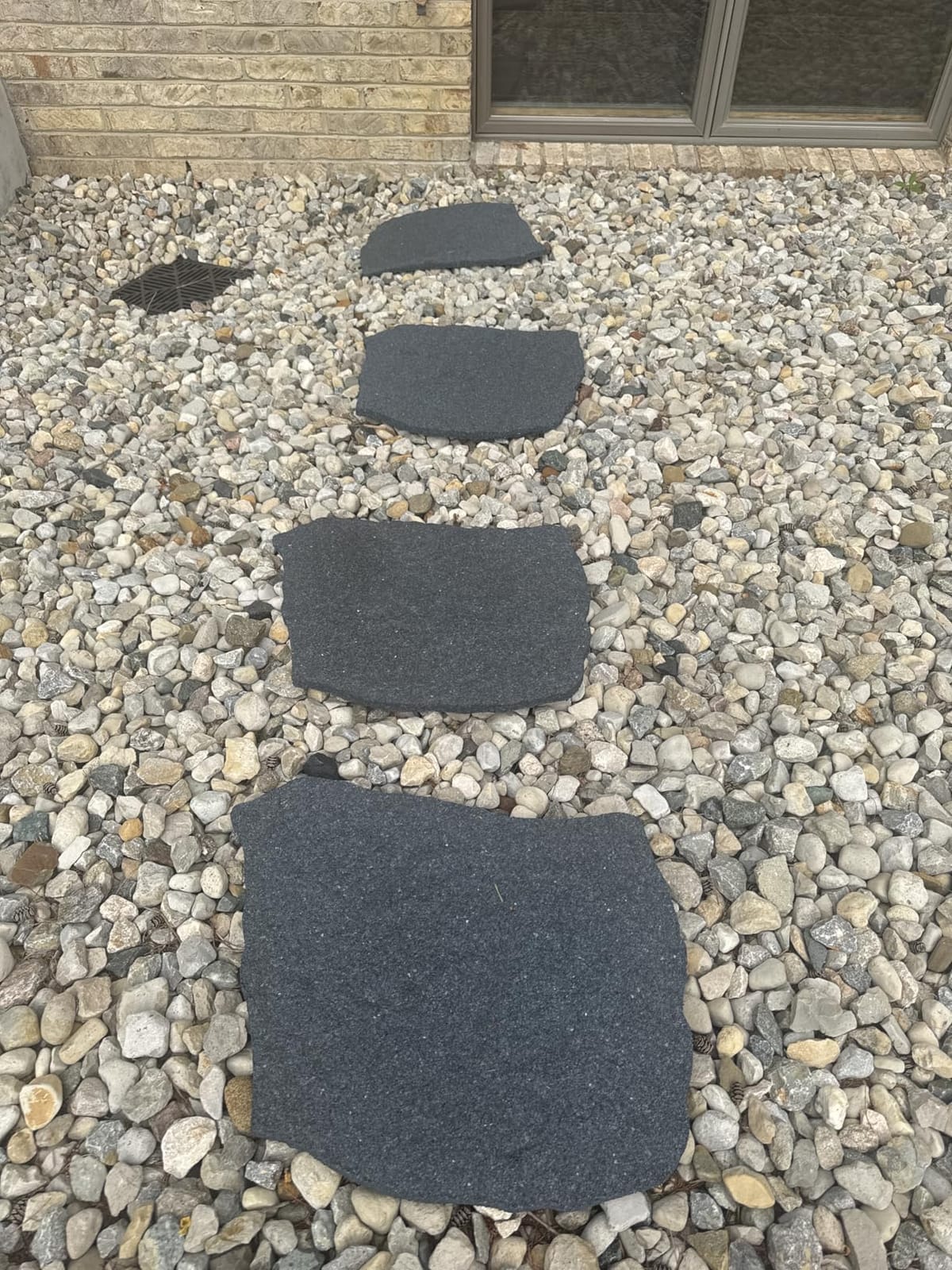 TierraVerde Natural Rock Rubber Stepping Stones, 18