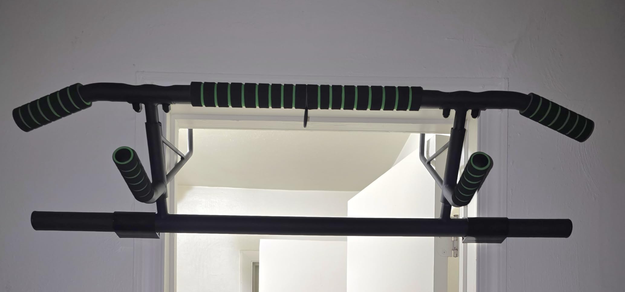 KAKICLAY New Upgrade Pull Up Bar for Doorway - Foldable Design & Space-Saving, Upto 440 Lbs Capacity, No Screwing or Slipping - USA Original Patent, Designed, Shipped, Warranty customer photo 1