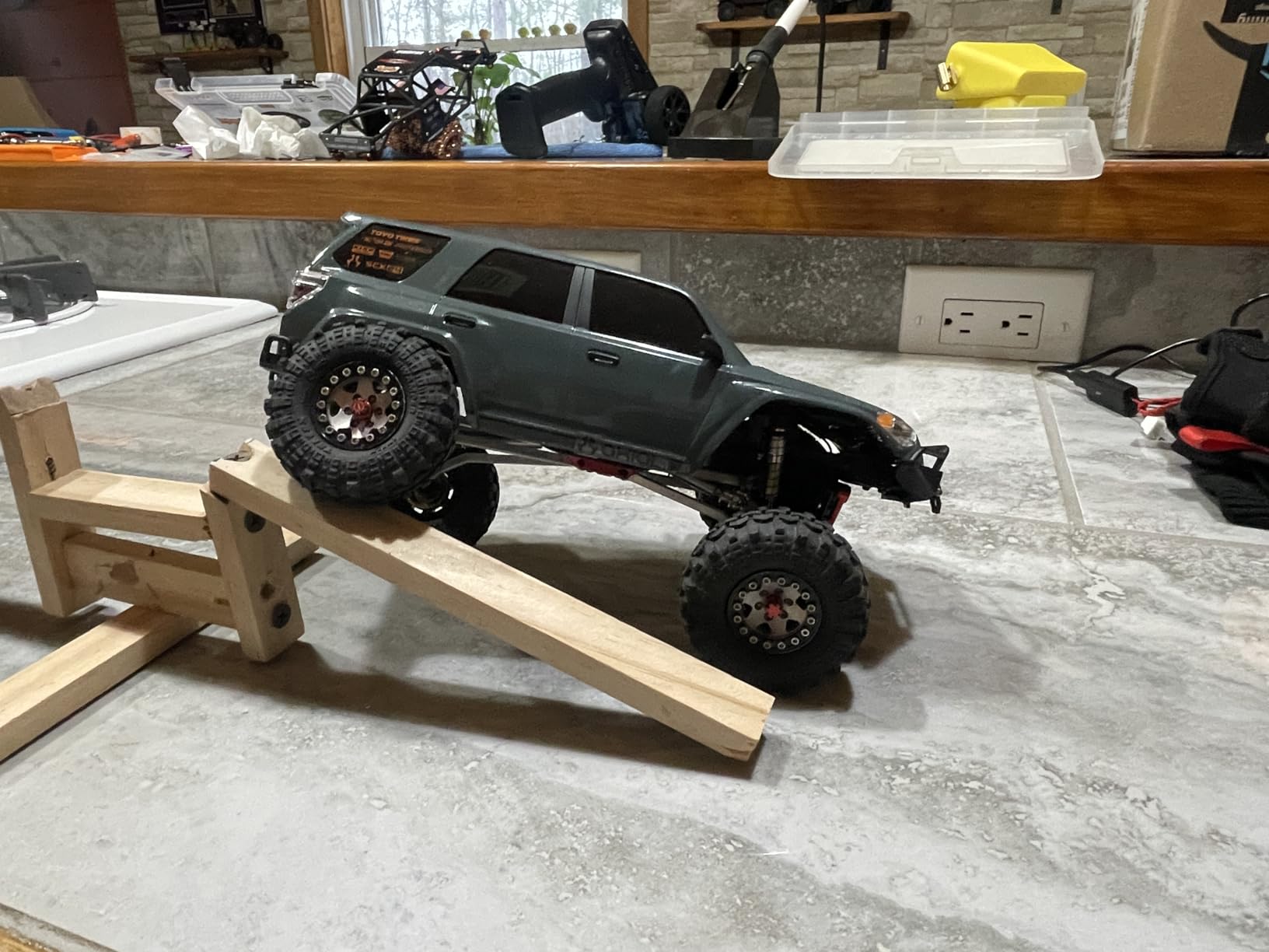 Axial RC Truck 1/24 SCX24 Toyota 4Runner 4X4 RTR Brushed Rock Crawler, RTR (Battery and Charger Included), Orange, AXI-2035T1 customer photo 1