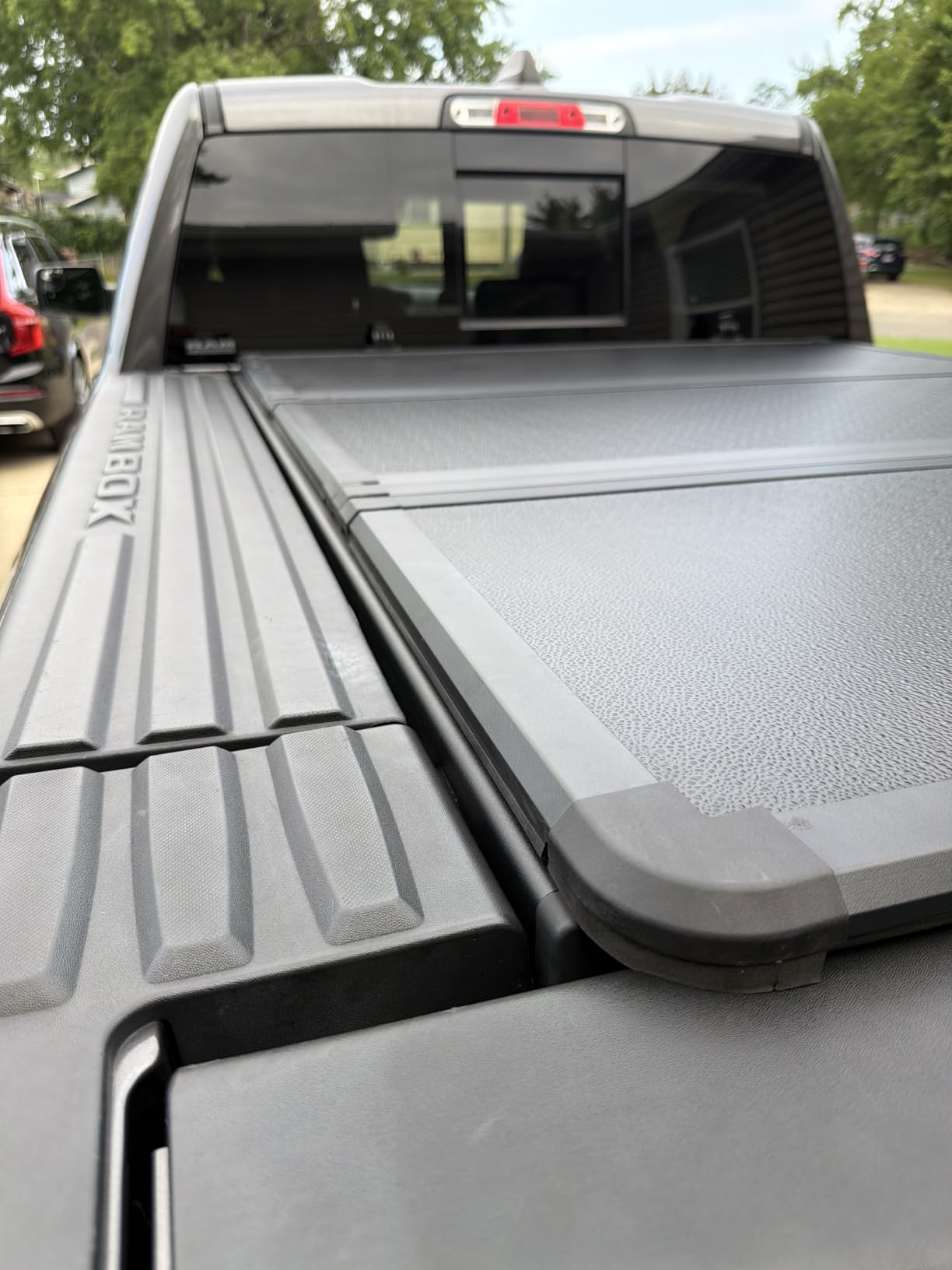 SKEXI Low Profile Truck Bed Tonneau Cover for Chevy Silverado/GMC Sierra 1500 5.8ft Bed 2019-2026, Tri Fold Heavy-Duty Locking Drill-Free Install Waterproof Fiberglass Anti-Theft Security (69.3