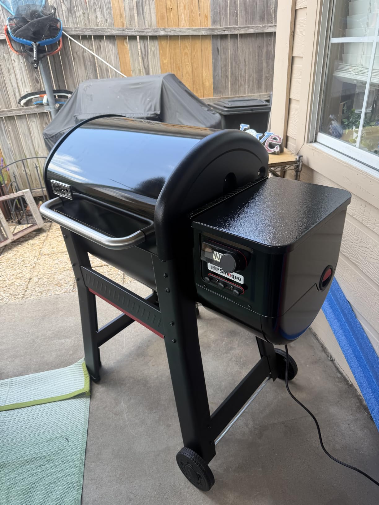 Weber Smoque 22-Inch Pellet Smoker, Pellet Grill, Black | Outdoor BBQ Pellet Smoker, Up to 500°F with SmokeBoost, SmoqueVent Airflow System & Rapid React PID Temperature Control customer photo 1