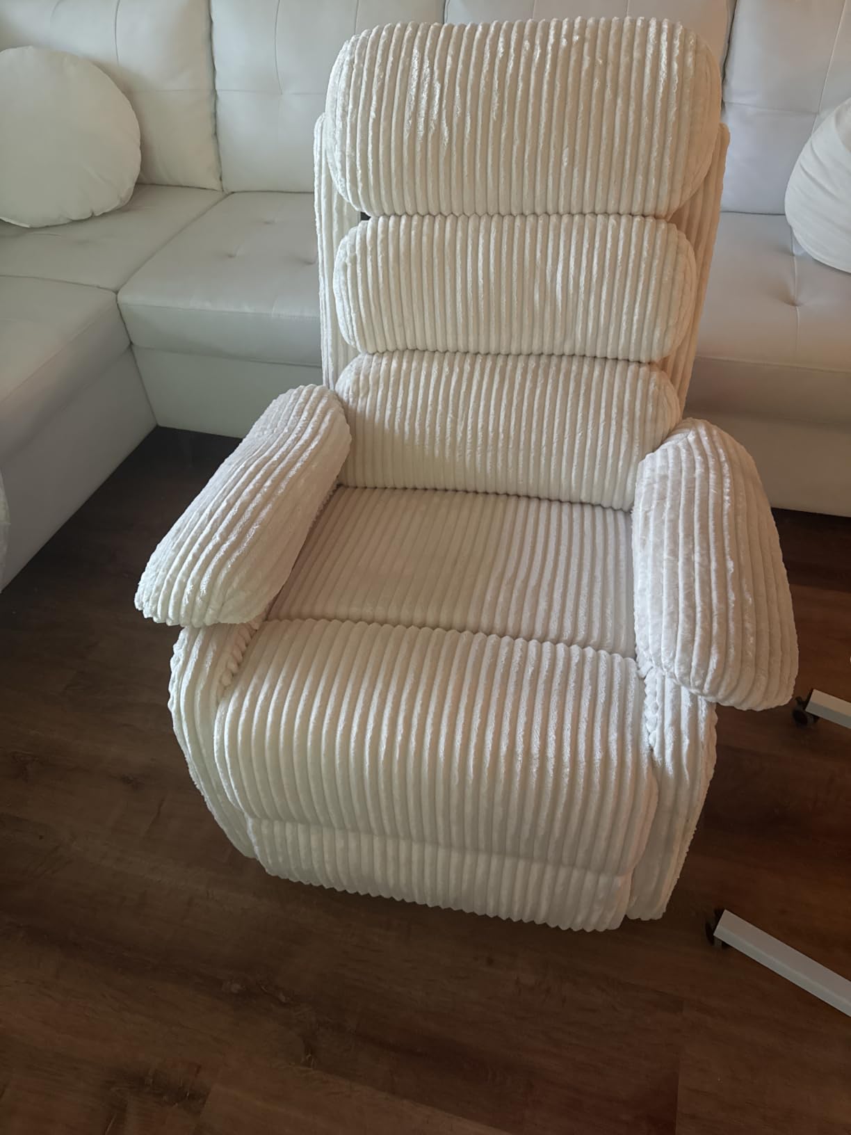Adult 360° Rocking Recliner Chair，Nursery Rocker Reclining Chair with Side Pocket, a Comfy upholstered Single Sofa Armchair. Suitable for Living Room, Bedroom Nursing use, Velvet Fabric in Beige customer photo 1
