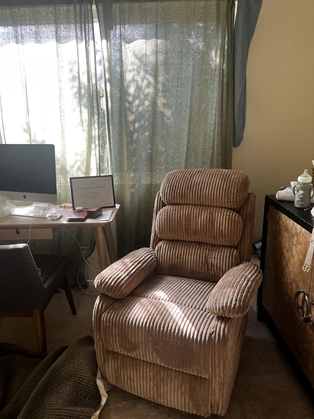 Adult 360° Rocking Recliner Chair，Nursery Rocker Reclining Chair with Side Pocket, a Comfy upholstered Single Sofa Armchair. Suitable for Living Room, Bedroom Nursing use, Velvet Fabric in Beige customer photo 2