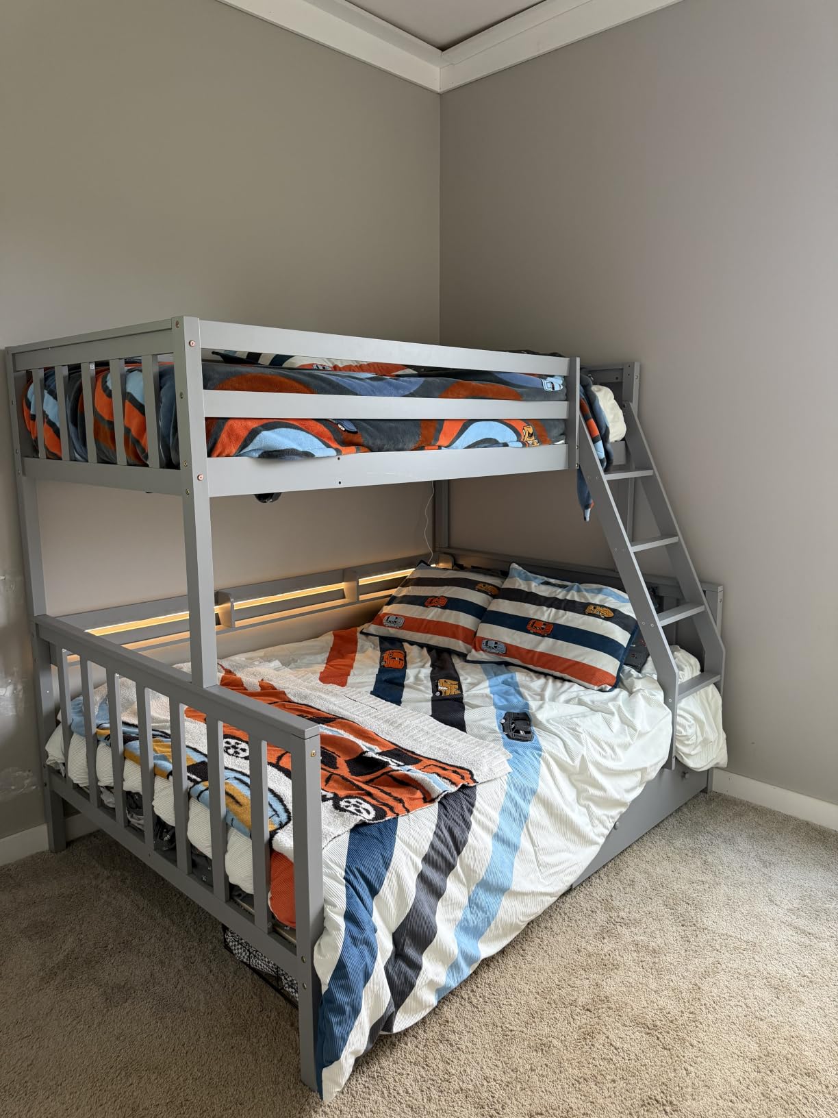 FJTJBSI Solid Wood Bunk Bed with Charging Station and LED Lights Detachable Bunk Bed Twin Over Full with 2 Storage Drawers Full Size Bed Frame with Guardrail and Ladder for Kids Adults Bedroom customer photo 2