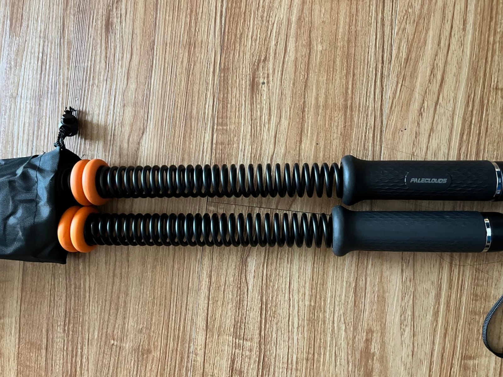Portable Ropeless Battle Ropes, Adjustable Weights Cordless Battle Ropes for Home Gym with Storage Bag, Weighted Exercise Equipment for Low-Impact Workout, Strength & HIIT, for Men & Women customer photo 1